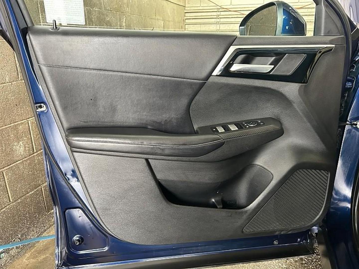 2023 BLUE Mitsubishi Outlander (JA4J4UA83PZ) with an 4-Cyl 2.5 Liter engine, Automatic CVT transmission, located at 412 Auto Vista Drive, Palmdale, CA, 93551, (661) 945-0620, 34.592636, -118.136681 - Photo#17