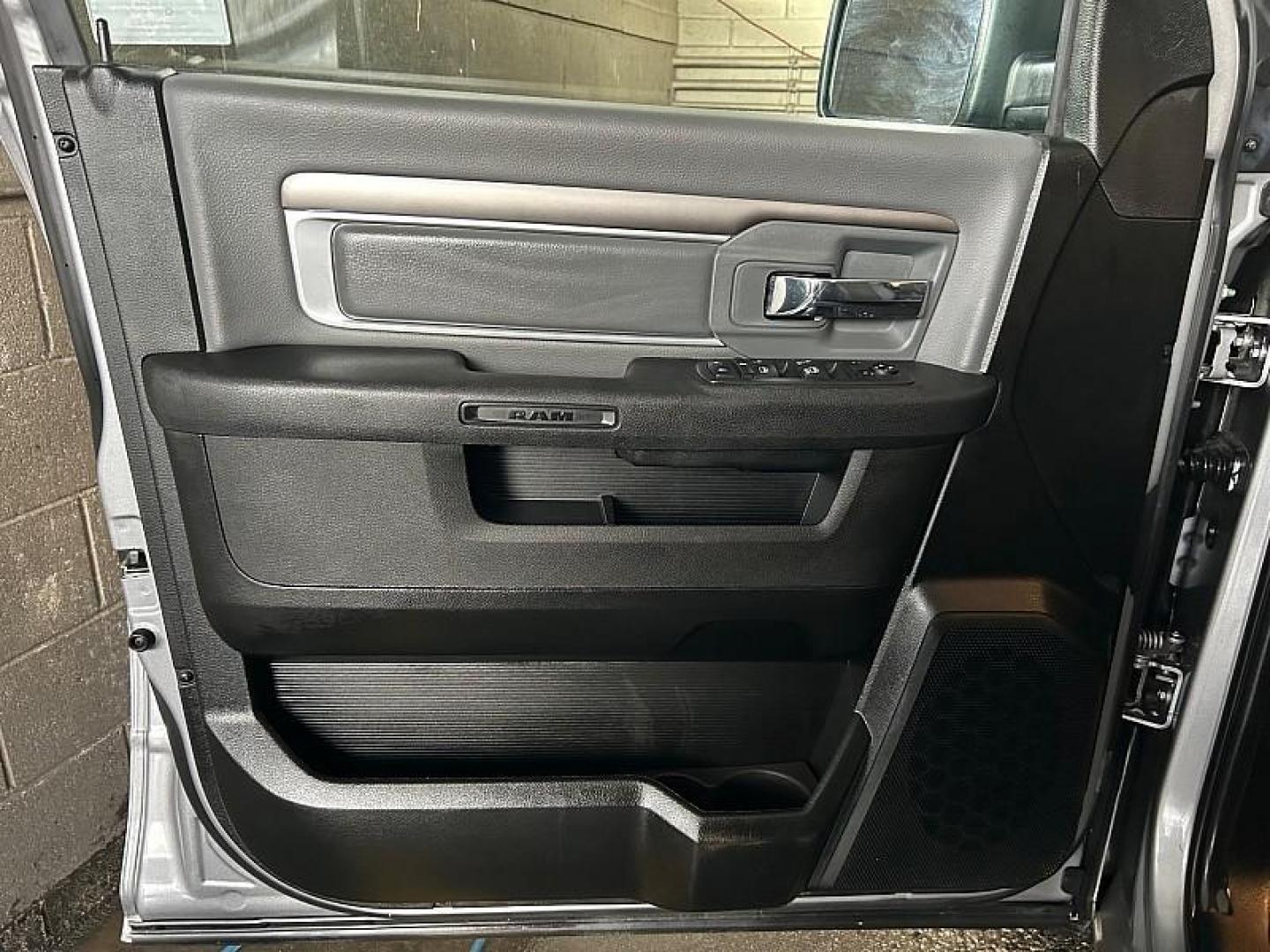 2024 SILVER Ram 1500 Classic 2WD (1C6RR6GG8RS) with an 6-Cyl 3.6 Liter engine, Automatic 8-Spd transmission, located at 412 Auto Vista Drive, Palmdale, CA, 93551, (661) 945-0620, 34.592636, -118.136681 - Photo#16