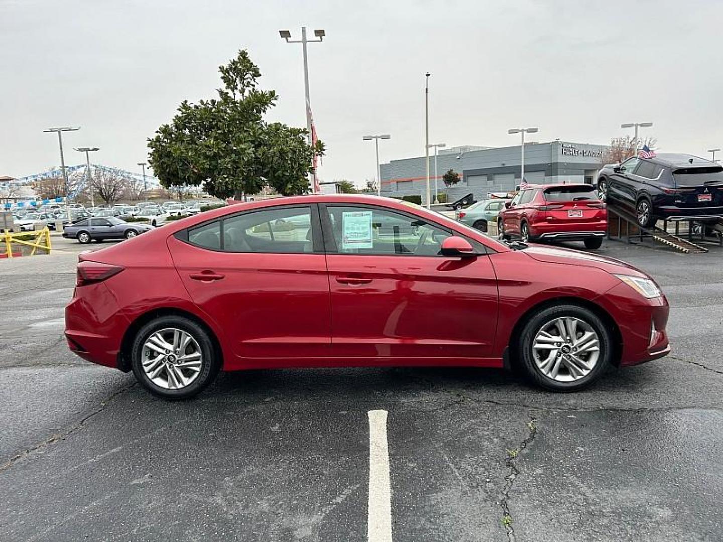 2020 RED Hyundai Elantra (KMHD84LF0LU) with an 4-Cyl 2.0 Liter engine, Automatic IVT transmission, located at 412 Auto Vista Drive, Palmdale, CA, 93551, (661) 945-0620, 34.592636, -118.136681 - Photo#4