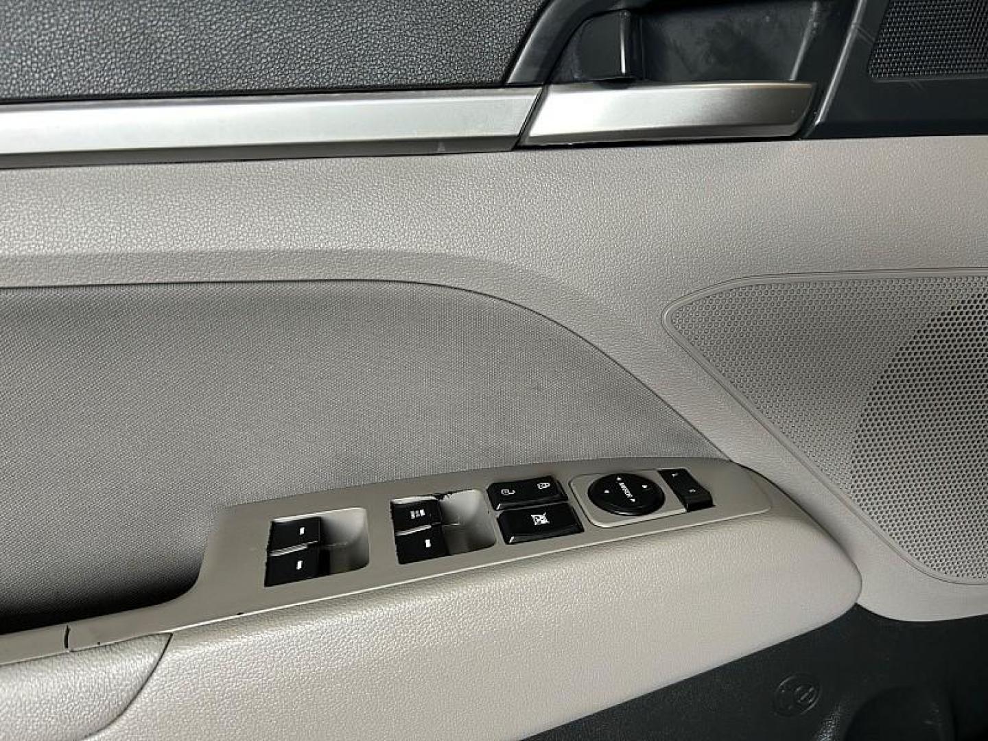 2020 RED Hyundai Elantra (KMHD84LF0LU) with an 4-Cyl 2.0 Liter engine, Automatic IVT transmission, located at 412 Auto Vista Drive, Palmdale, CA, 93551, (661) 945-0620, 34.592636, -118.136681 - Photo#19