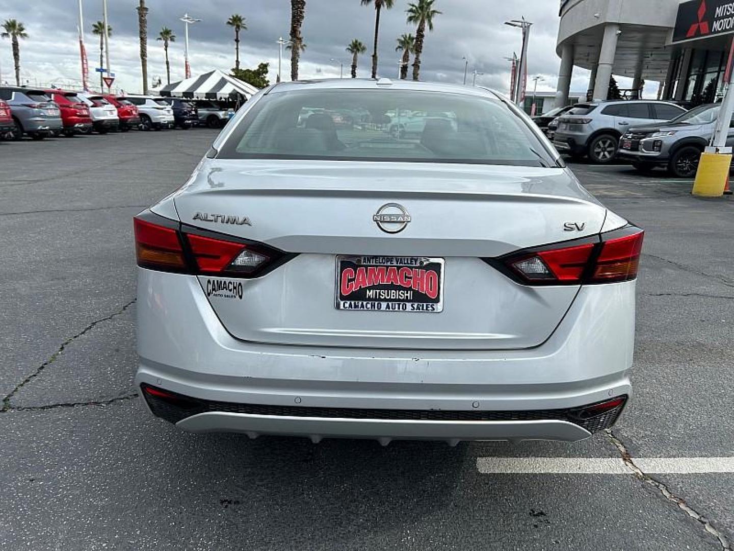2023 SILVER Nissan Altima (1N4BL4DV3PN) with an 4-Cyl 2.5 Liter engine, Automatic Xtronic CVT transmission, located at 412 Auto Vista Drive, Palmdale, CA, 93551, (661) 945-0620, 34.592636, -118.136681 - Photo#2