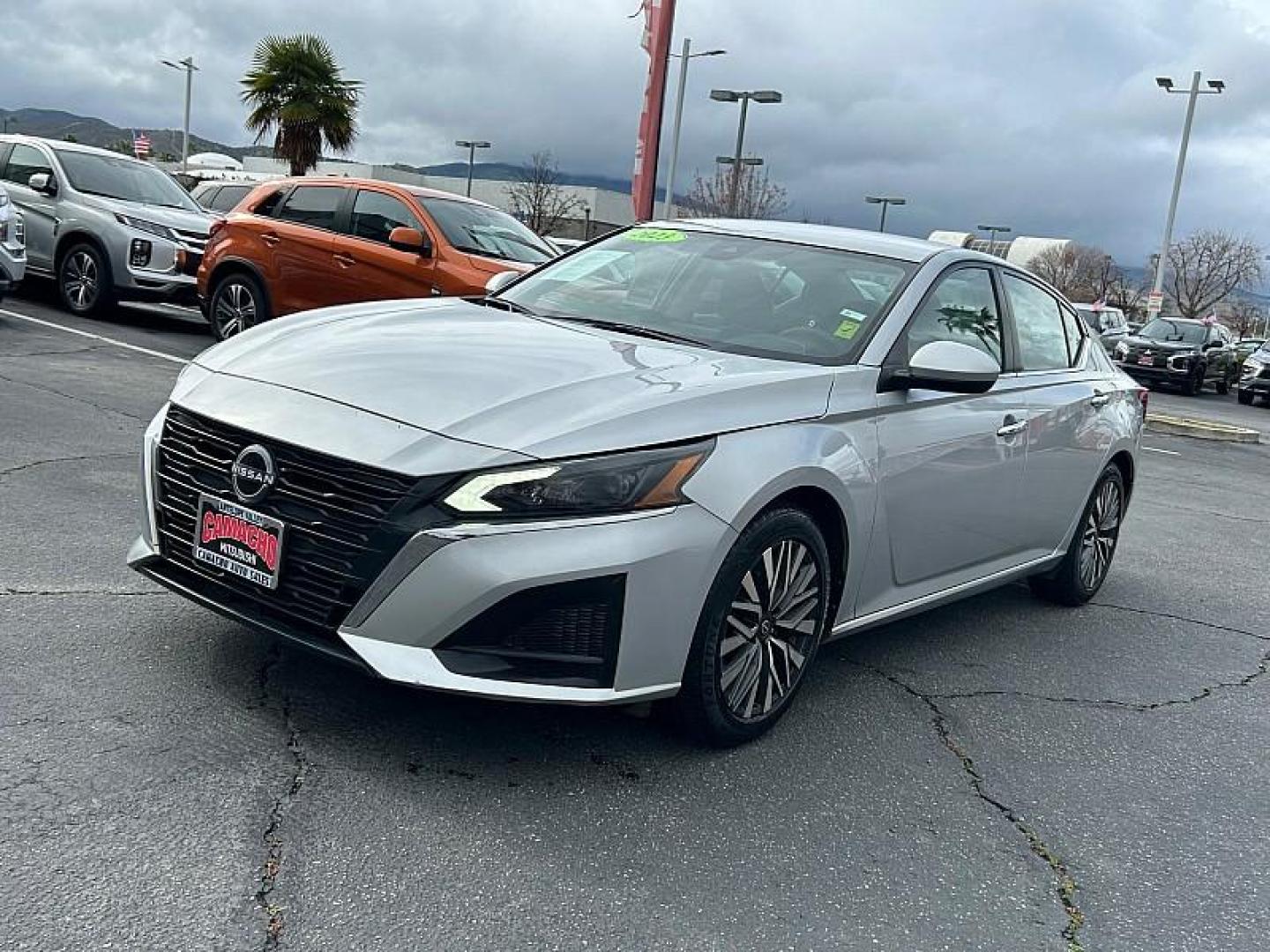 2023 SILVER Nissan Altima (1N4BL4DV3PN) with an 4-Cyl 2.5 Liter engine, Automatic Xtronic CVT transmission, located at 412 Auto Vista Drive, Palmdale, CA, 93551, (661) 945-0620, 34.592636, -118.136681 - Photo#6