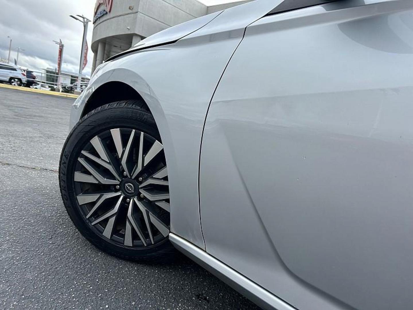 2023 SILVER Nissan Altima (1N4BL4DV3PN) with an 4-Cyl 2.5 Liter engine, Automatic Xtronic CVT transmission, located at 412 Auto Vista Drive, Palmdale, CA, 93551, (661) 945-0620, 34.592636, -118.136681 - Photo#9