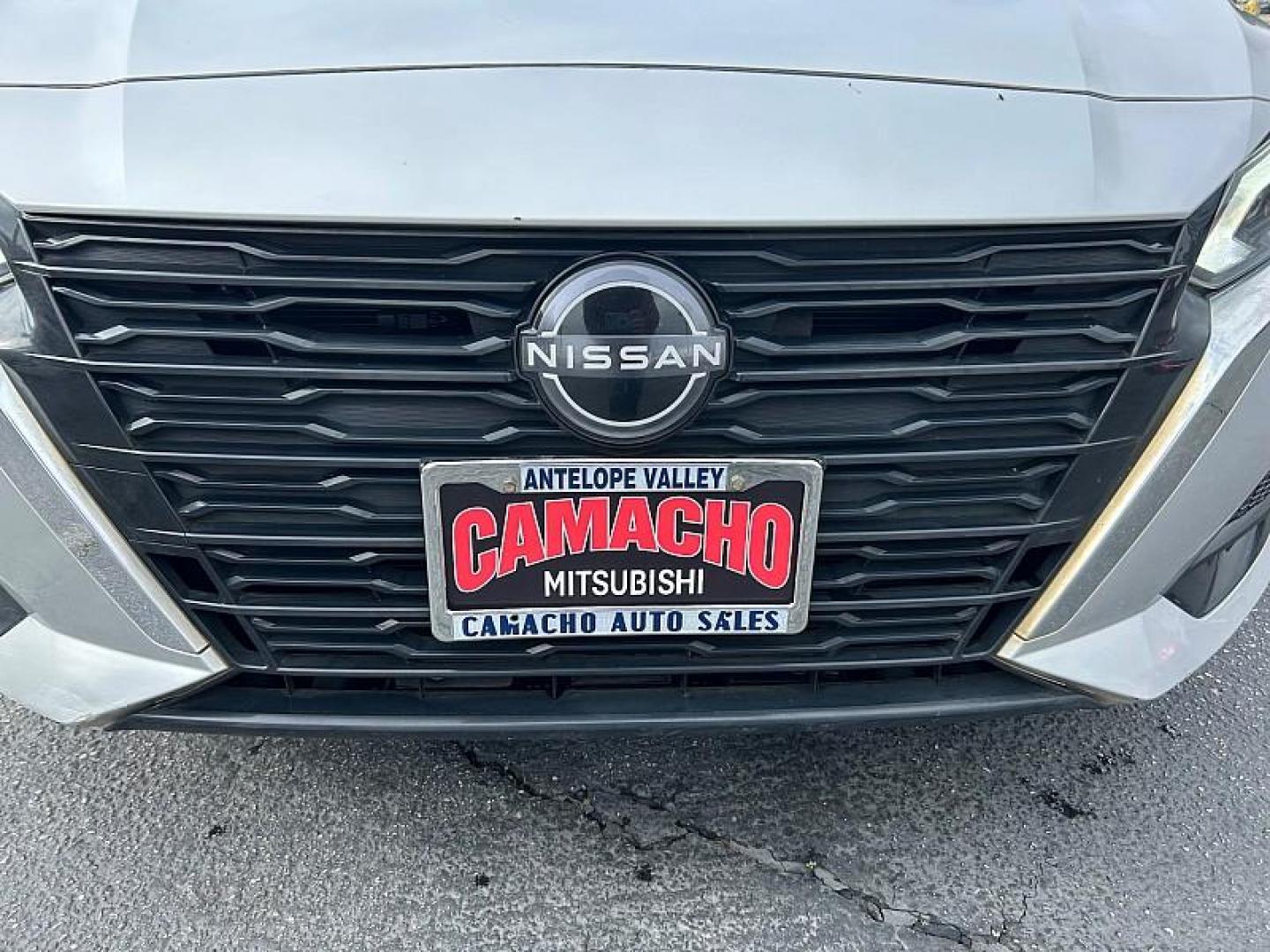 2023 SILVER Nissan Altima (1N4BL4DV3PN) with an 4-Cyl 2.5 Liter engine, Automatic Xtronic CVT transmission, located at 412 Auto Vista Drive, Palmdale, CA, 93551, (661) 945-0620, 34.592636, -118.136681 - Photo#11