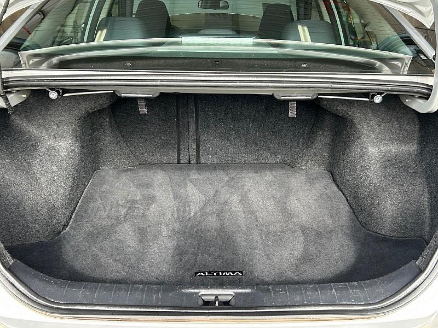 2023 SILVER Nissan Altima (1N4BL4DV3PN) with an 4-Cyl 2.5 Liter engine, Automatic Xtronic CVT transmission, located at 412 Auto Vista Drive, Palmdale, CA, 93551, (661) 945-0620, 34.592636, -118.136681 - Photo#25