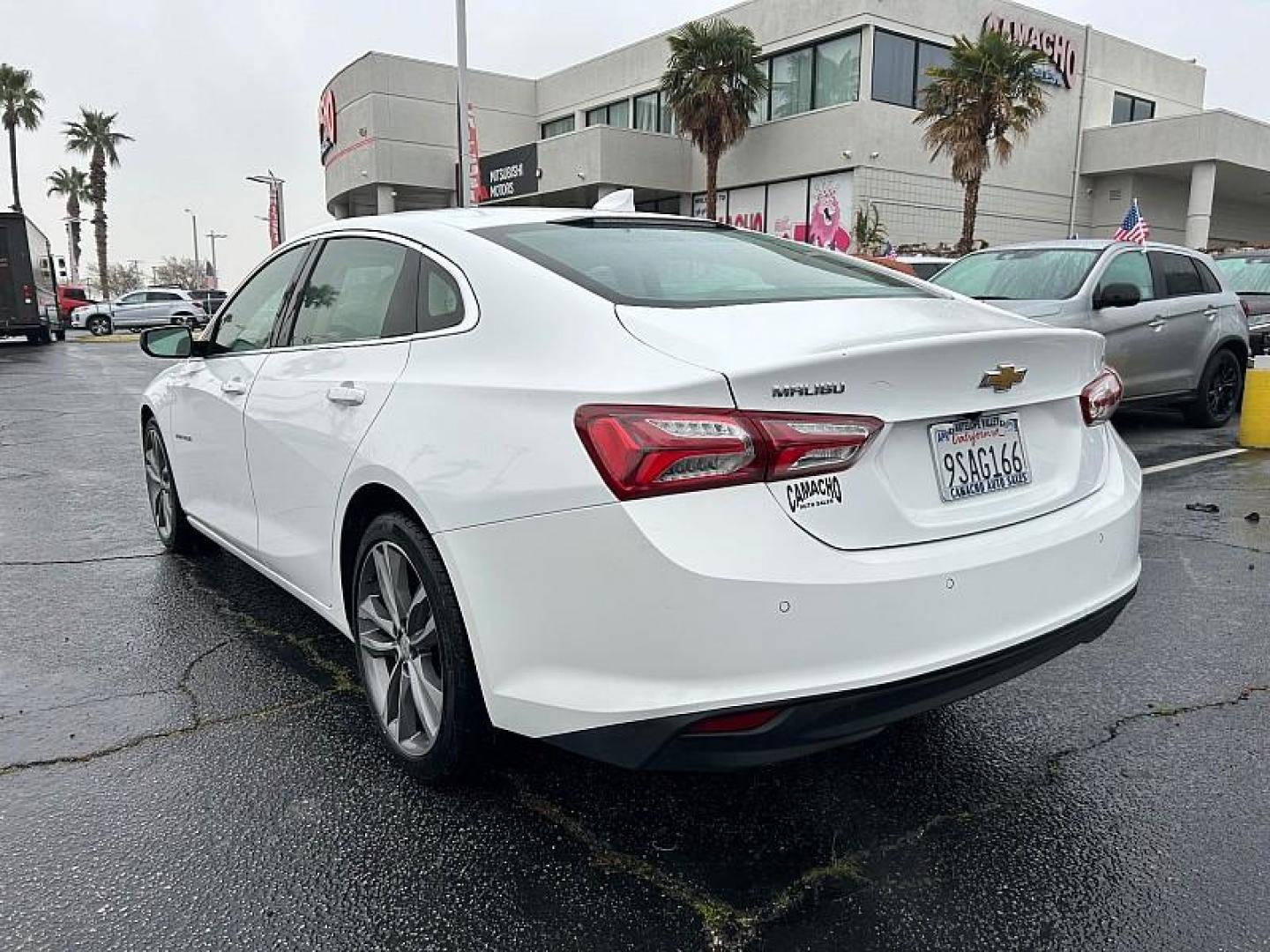 2024 WHITE Chevrolet Malibu (1G1ZE5ST0RF) with an 4-Cyl Turbo 1.5 Liter engine, Automatic CVT transmission, located at 412 Auto Vista Drive, Palmdale, CA, 93551, (661) 945-0620, 34.592636, -118.136681 - Photo#4