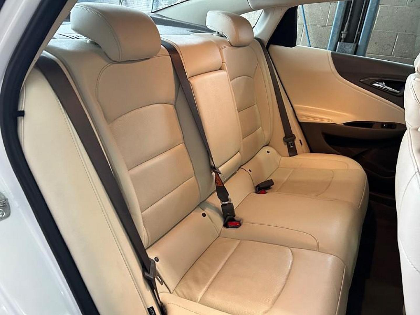 2024 WHITE Chevrolet Malibu (1G1ZE5ST0RF) with an 4-Cyl Turbo 1.5 Liter engine, Automatic CVT transmission, located at 412 Auto Vista Drive, Palmdale, CA, 93551, (661) 945-0620, 34.592636, -118.136681 - Photo#28