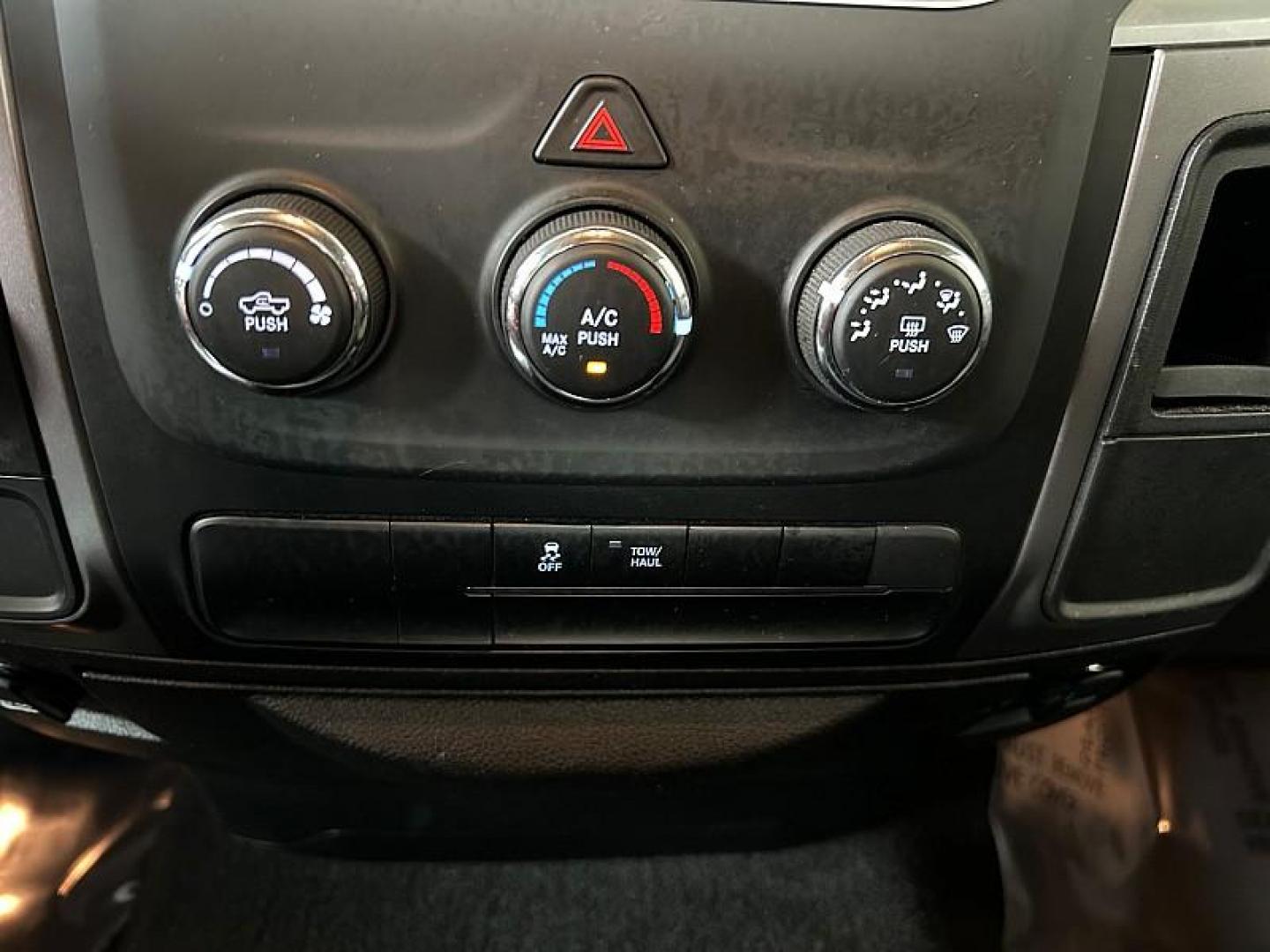 2024 WHITE Ram 1500 Classic 2WD (1C6RR6GGXRS) with an 6-Cyl 3.6 Liter engine, Automatic 8-Spd transmission, located at 412 Auto Vista Drive, Palmdale, CA, 93551, (661) 945-0620, 34.592636, -118.136681 - Photo#20