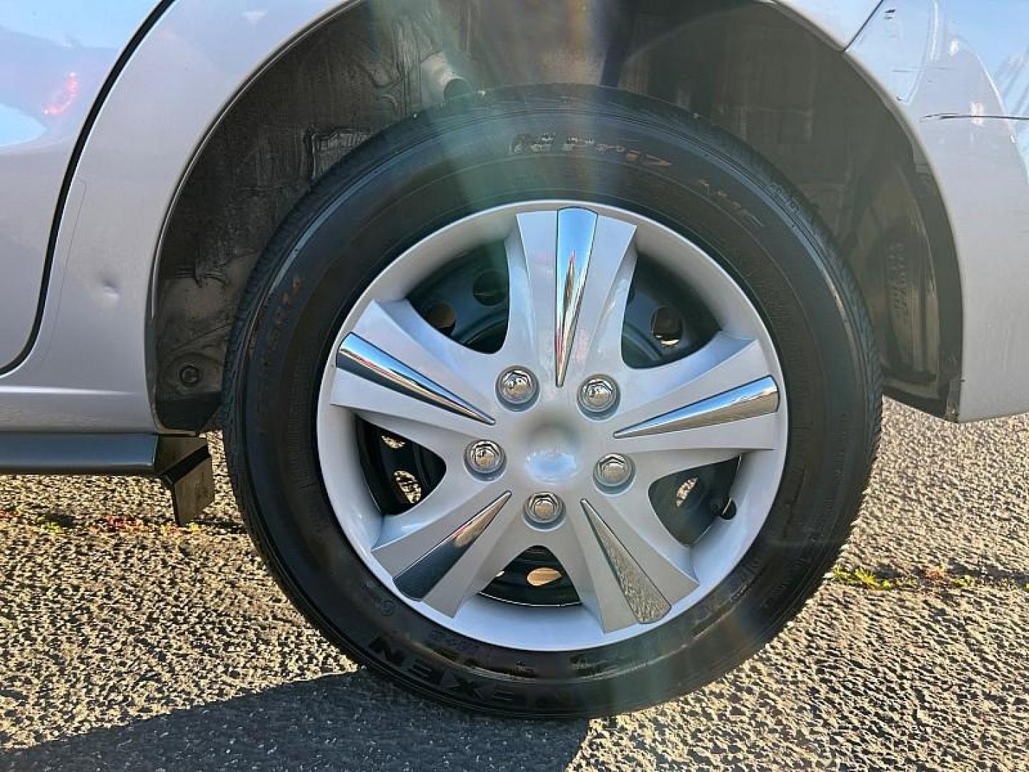 2021 SILVER Mitsubishi Mirage (ML32AUHJ9MH) with an 3-Cyl 1.2 Liter engine, Automatic CVT transmission, located at 412 Auto Vista Drive, Palmdale, CA, 93551, (661) 945-0620, 34.592636, -118.136681 - Photo#14