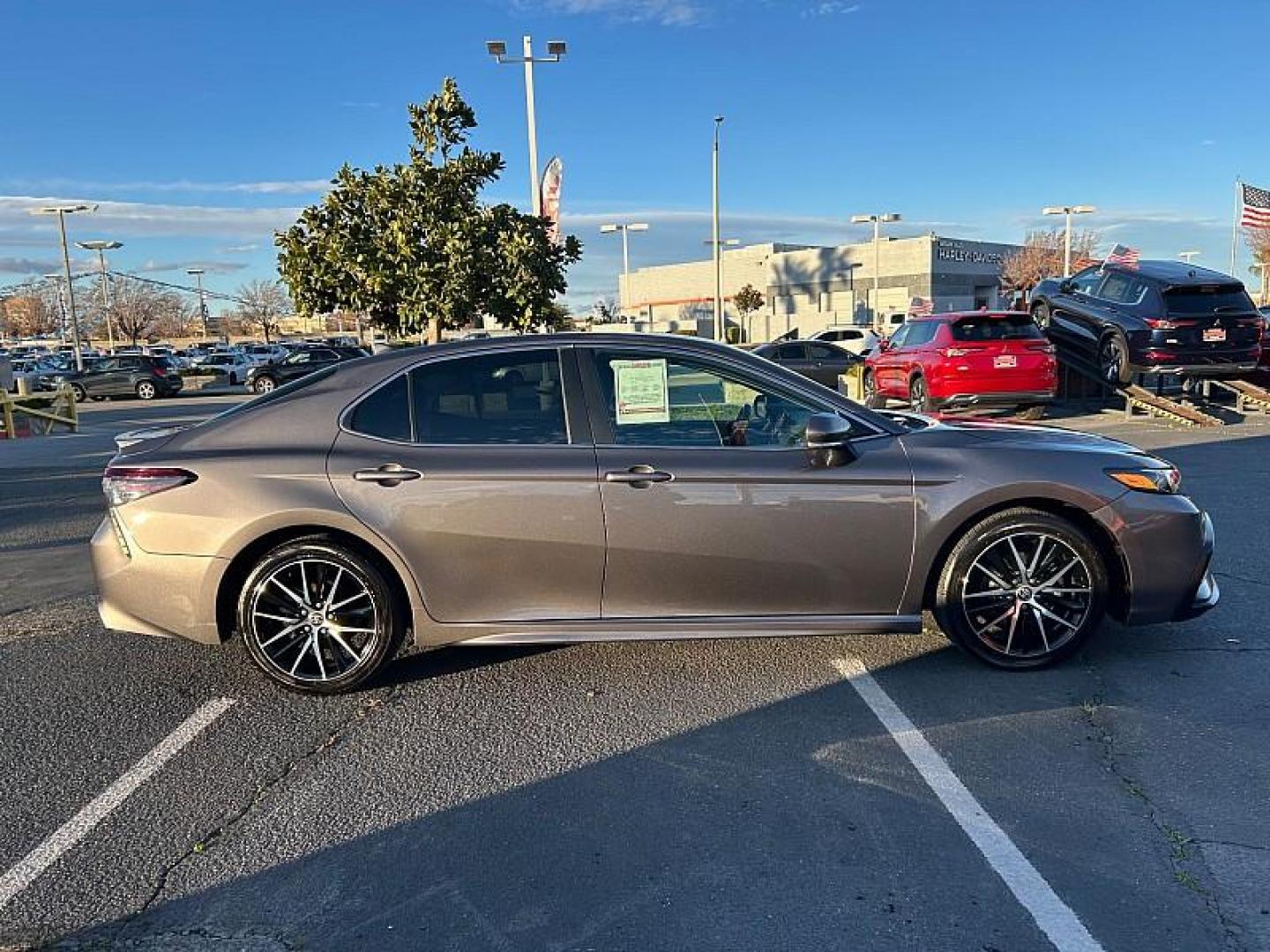 2023 GRAY Toyota Camry (4T1G11AK9PU) with an 4-Cyl 2.5 Liter engine, Automatic 8-Spd w/Sequential Shift transmission, located at 412 Auto Vista Drive, Palmdale, CA, 93551, (661) 945-0620, 34.592636, -118.136681 - Photo#7