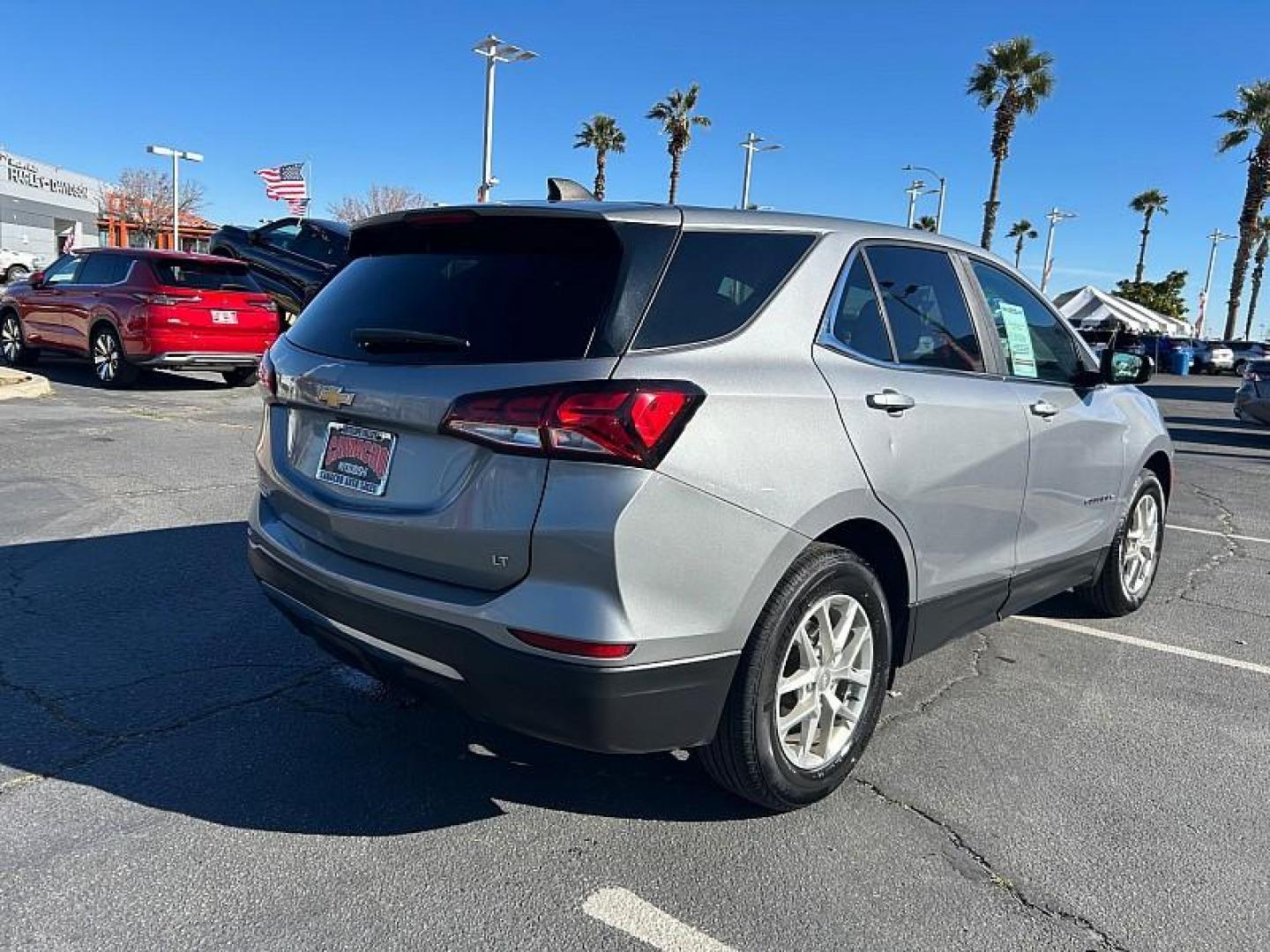 2023 GRAY Chevrolet Equinox (3GNAXKEG8PL) with an 4-Cyl Turbo 1.5 Liter engine, Automatic 6-Spd w/Overdrive transmission, located at 412 Auto Vista Drive, Palmdale, CA, 93551, (661) 945-0620, 34.592636, -118.136681 - Photo#4