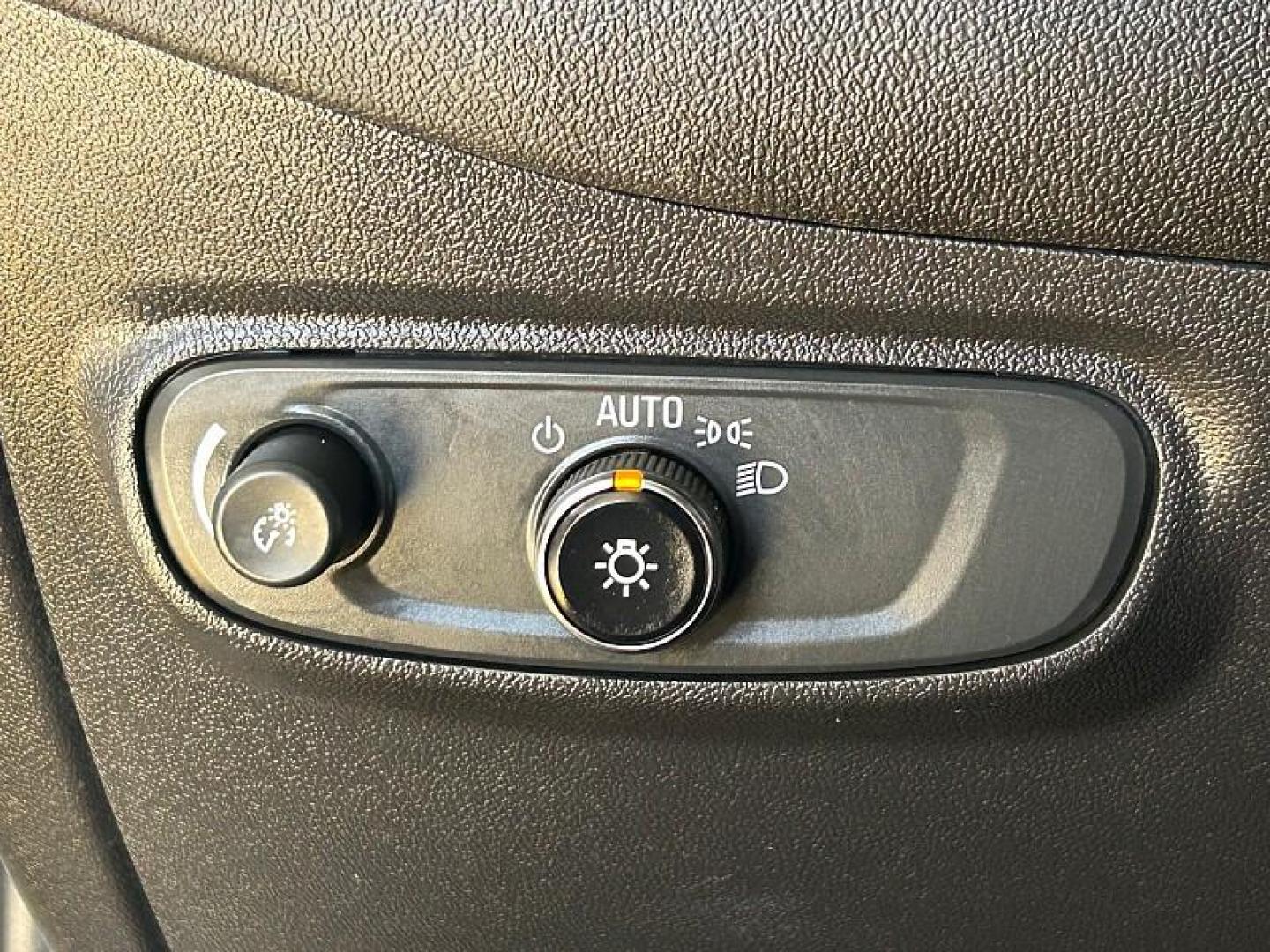 2023 GRAY Chevrolet Equinox (3GNAXKEG8PL) with an 4-Cyl Turbo 1.5 Liter engine, Automatic 6-Spd w/Overdrive transmission, located at 412 Auto Vista Drive, Palmdale, CA, 93551, (661) 945-0620, 34.592636, -118.136681 - Photo#24