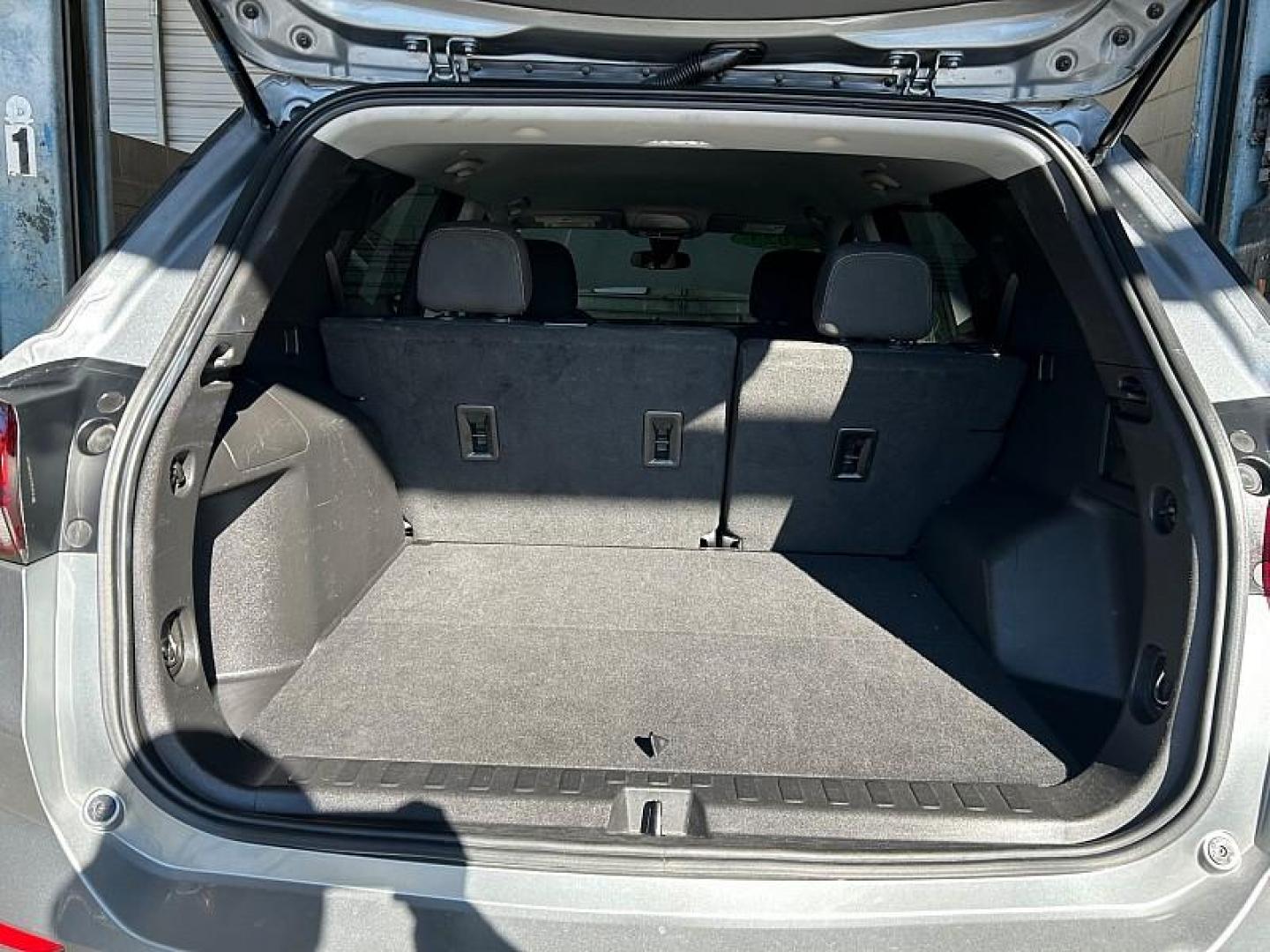 2023 GRAY Chevrolet Equinox (3GNAXKEG8PL) with an 4-Cyl Turbo 1.5 Liter engine, Automatic 6-Spd w/Overdrive transmission, located at 412 Auto Vista Drive, Palmdale, CA, 93551, (661) 945-0620, 34.592636, -118.136681 - Photo#30