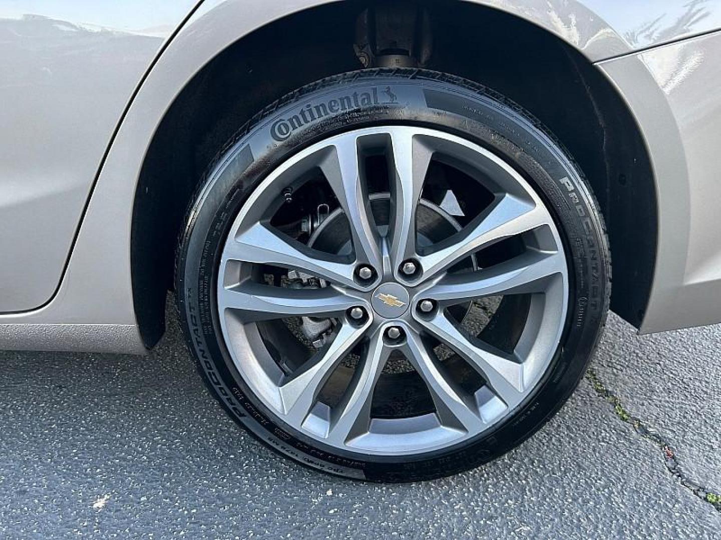 2024 GRAY Chevrolet Malibu (1G1ZE5ST8RF) with an 4-Cyl Turbo 1.5 Liter engine, Automatic CVT transmission, located at 412 Auto Vista Drive, Palmdale, CA, 93551, (661) 945-0620, 34.592636, -118.136681 - Photo#13