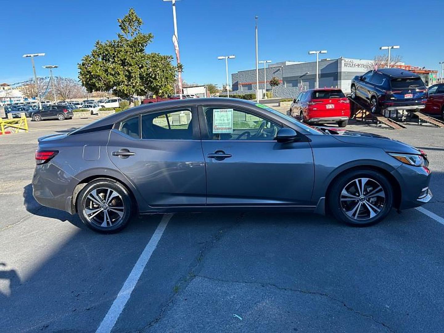 2022 GRAY Nissan Sentra (3N1AB8CV4NY) with an 4-Cyl 2.0 Liter engine, Automatic CVT w/Xtronic transmission, located at 412 Auto Vista Drive, Palmdale, CA, 93551, (661) 945-0620, 34.592636, -118.136681 - Photo#3