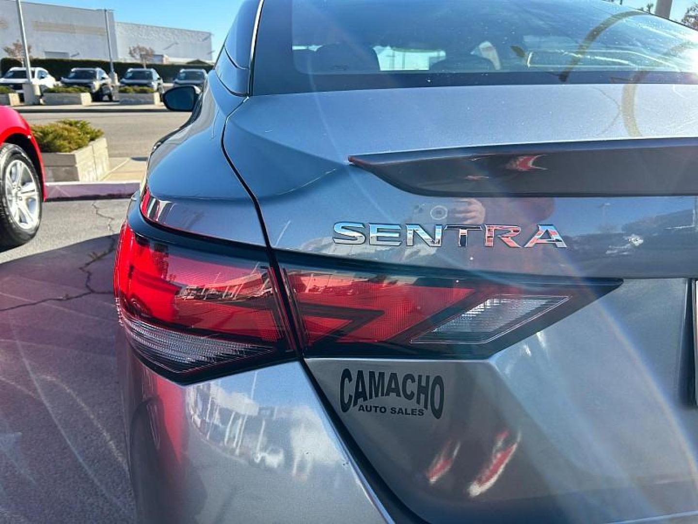 2022 GRAY Nissan Sentra (3N1AB8CV4NY) with an 4-Cyl 2.0 Liter engine, Automatic CVT w/Xtronic transmission, located at 412 Auto Vista Drive, Palmdale, CA, 93551, (661) 945-0620, 34.592636, -118.136681 - Photo#11