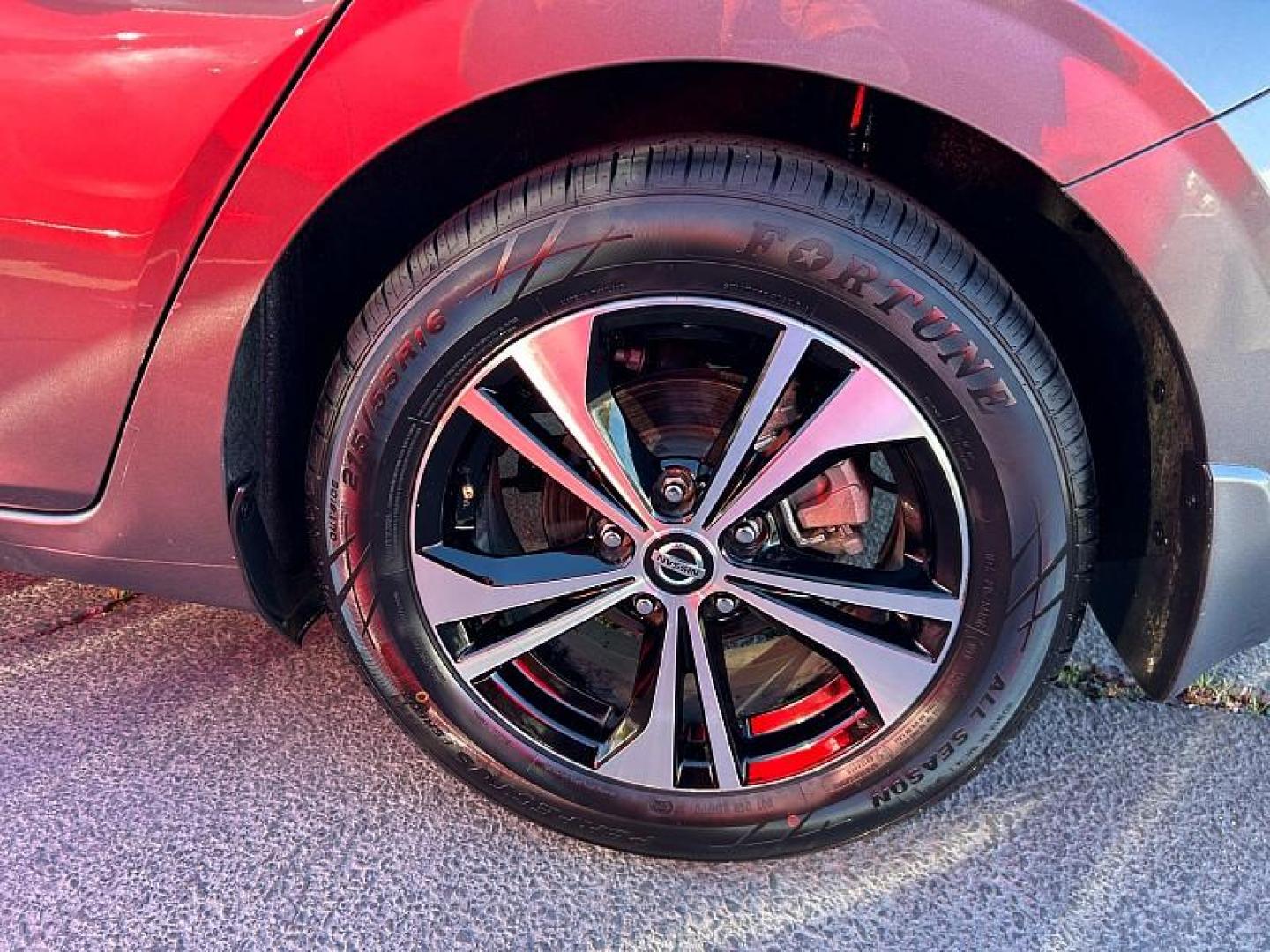 2022 GRAY Nissan Sentra (3N1AB8CV4NY) with an 4-Cyl 2.0 Liter engine, Automatic CVT w/Xtronic transmission, located at 412 Auto Vista Drive, Palmdale, CA, 93551, (661) 945-0620, 34.592636, -118.136681 - Photo#13