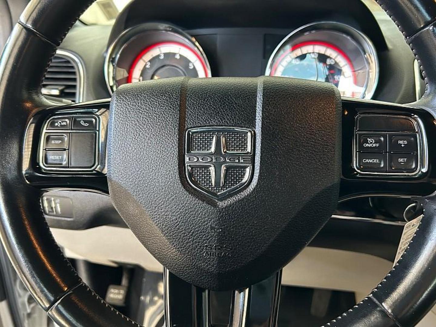 2017 WHITE Dodge Grand Caravan (2C4RDGCG8HR) with an V6 Flex Fuel 3.6 Liter engine, Automatic 6-Spd transmission, located at 412 Auto Vista Drive, Palmdale, CA, 93551, (661) 945-0620, 34.592636, -118.136681 - Photo#17