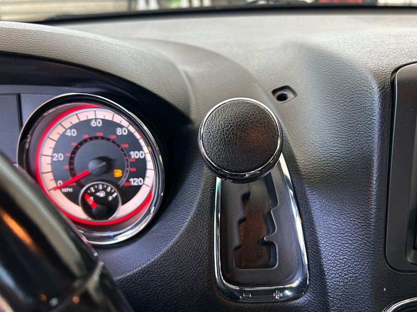 2017 WHITE Dodge Grand Caravan (2C4RDGCG8HR) with an V6 Flex Fuel 3.6 Liter engine, Automatic 6-Spd transmission, located at 412 Auto Vista Drive, Palmdale, CA, 93551, (661) 945-0620, 34.592636, -118.136681 - Photo#19