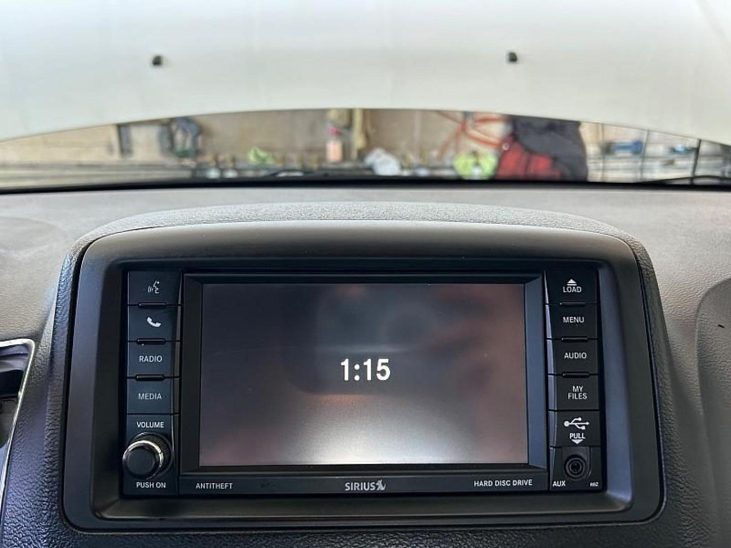 2017 WHITE Dodge Grand Caravan (2C4RDGCG8HR) with an V6 Flex Fuel 3.6 Liter engine, Automatic 6-Spd transmission, located at 412 Auto Vista Drive, Palmdale, CA, 93551, (661) 945-0620, 34.592636, -118.136681 - Photo#21