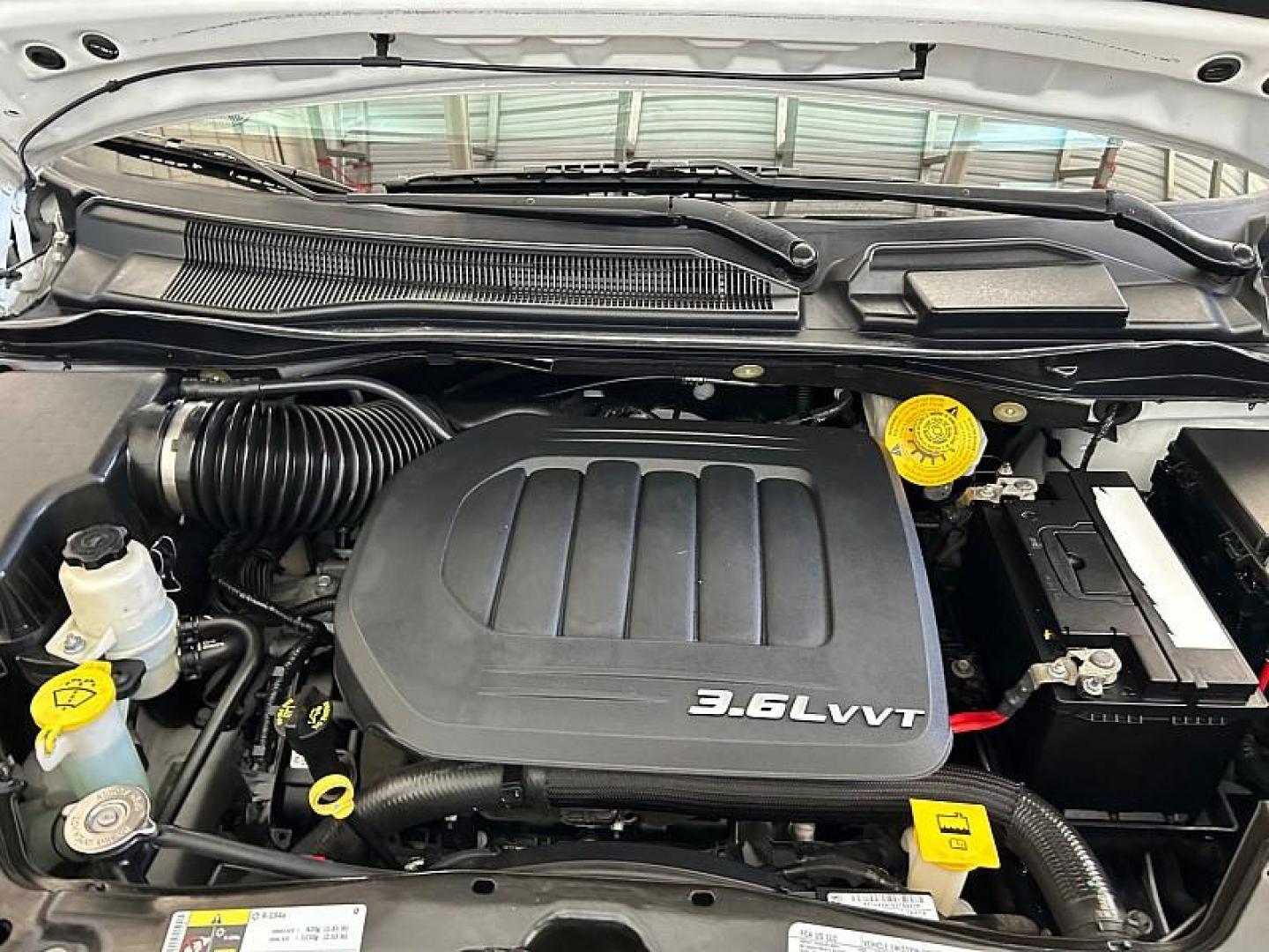 2017 WHITE Dodge Grand Caravan (2C4RDGCG8HR) with an V6 Flex Fuel 3.6 Liter engine, Automatic 6-Spd transmission, located at 412 Auto Vista Drive, Palmdale, CA, 93551, (661) 945-0620, 34.592636, -118.136681 - Photo#30