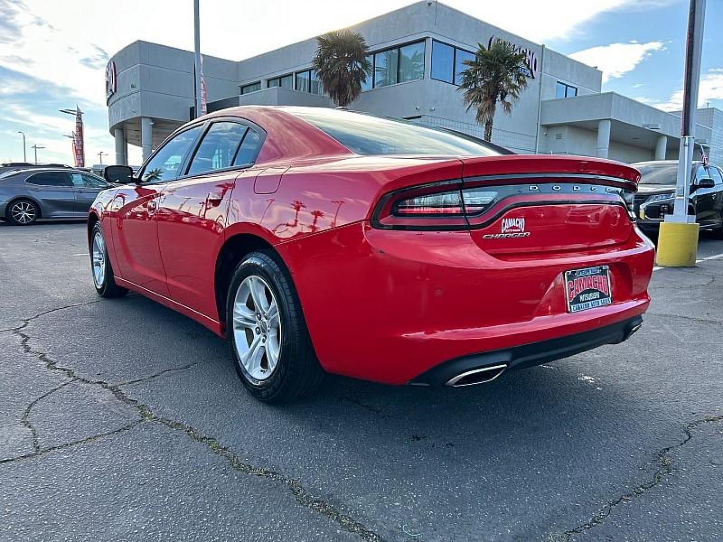 2022 RED Dodge Charger (2C3CDXBG6NH) with an V6 3.6 Liter engine, Automatic 8-Spd w/AutoStick transmission, located at 412 Auto Vista Drive, Palmdale, CA, 93551, (661) 945-0620, 34.592636, -118.136681 - Photo#4