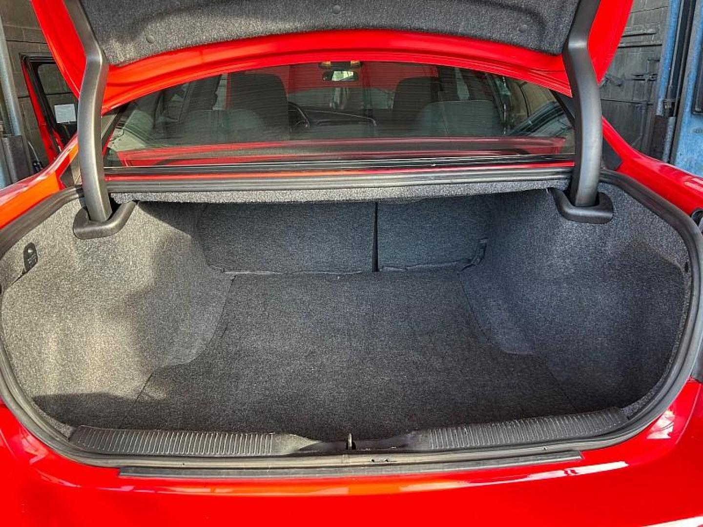 2022 RED Dodge Charger (2C3CDXBG6NH) with an V6 3.6 Liter engine, Automatic 8-Spd w/AutoStick transmission, located at 412 Auto Vista Drive, Palmdale, CA, 93551, (661) 945-0620, 34.592636, -118.136681 - Photo#27