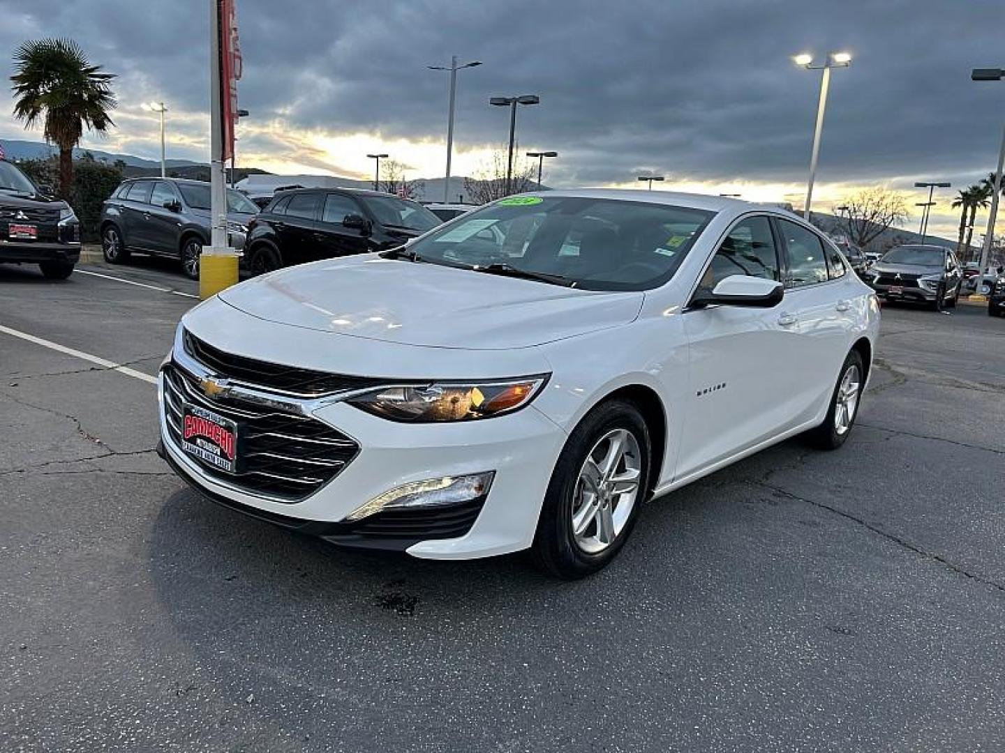 2024 WHITE Chevrolet Malibu (1G1ZD5ST6RF) with an 4-Cyl Turbo 1.5 Liter engine, Automatic CVT transmission, located at 412 Auto Vista Drive, Palmdale, CA, 93551, (661) 945-0620, 34.592636, -118.136681 - Photo#2