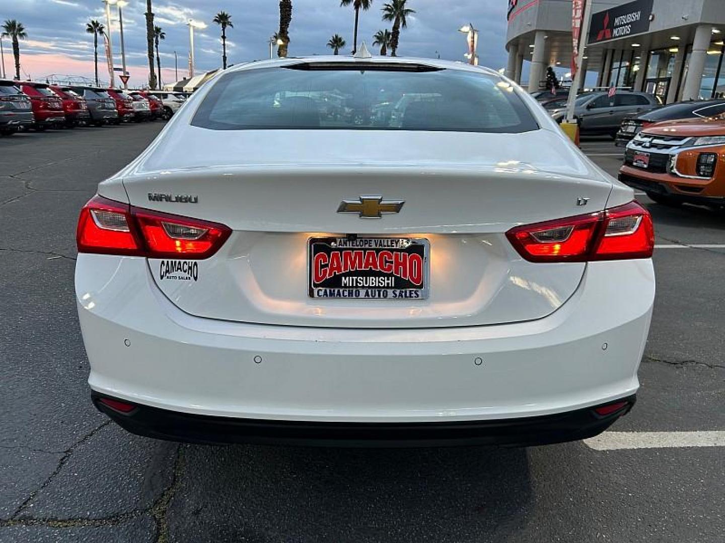 2024 WHITE Chevrolet Malibu (1G1ZD5ST6RF) with an 4-Cyl Turbo 1.5 Liter engine, Automatic CVT transmission, located at 412 Auto Vista Drive, Palmdale, CA, 93551, (661) 945-0620, 34.592636, -118.136681 - Photo#6