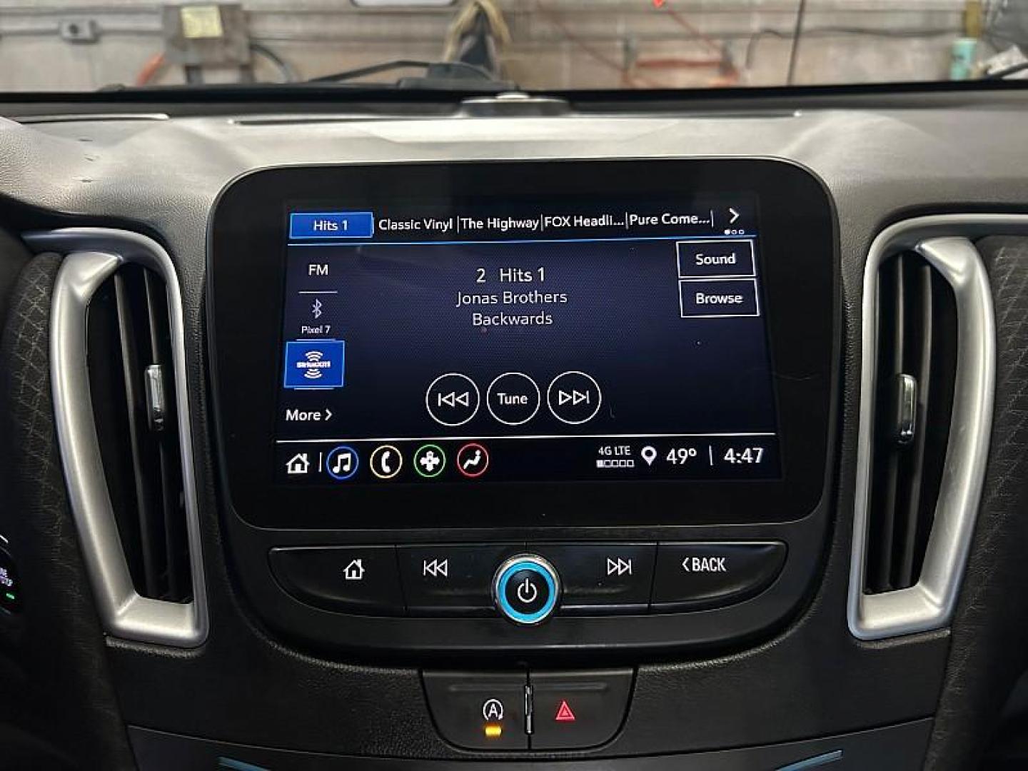 2024 WHITE Chevrolet Malibu (1G1ZD5ST6RF) with an 4-Cyl Turbo 1.5 Liter engine, Automatic CVT transmission, located at 412 Auto Vista Drive, Palmdale, CA, 93551, (661) 945-0620, 34.592636, -118.136681 - Photo#23