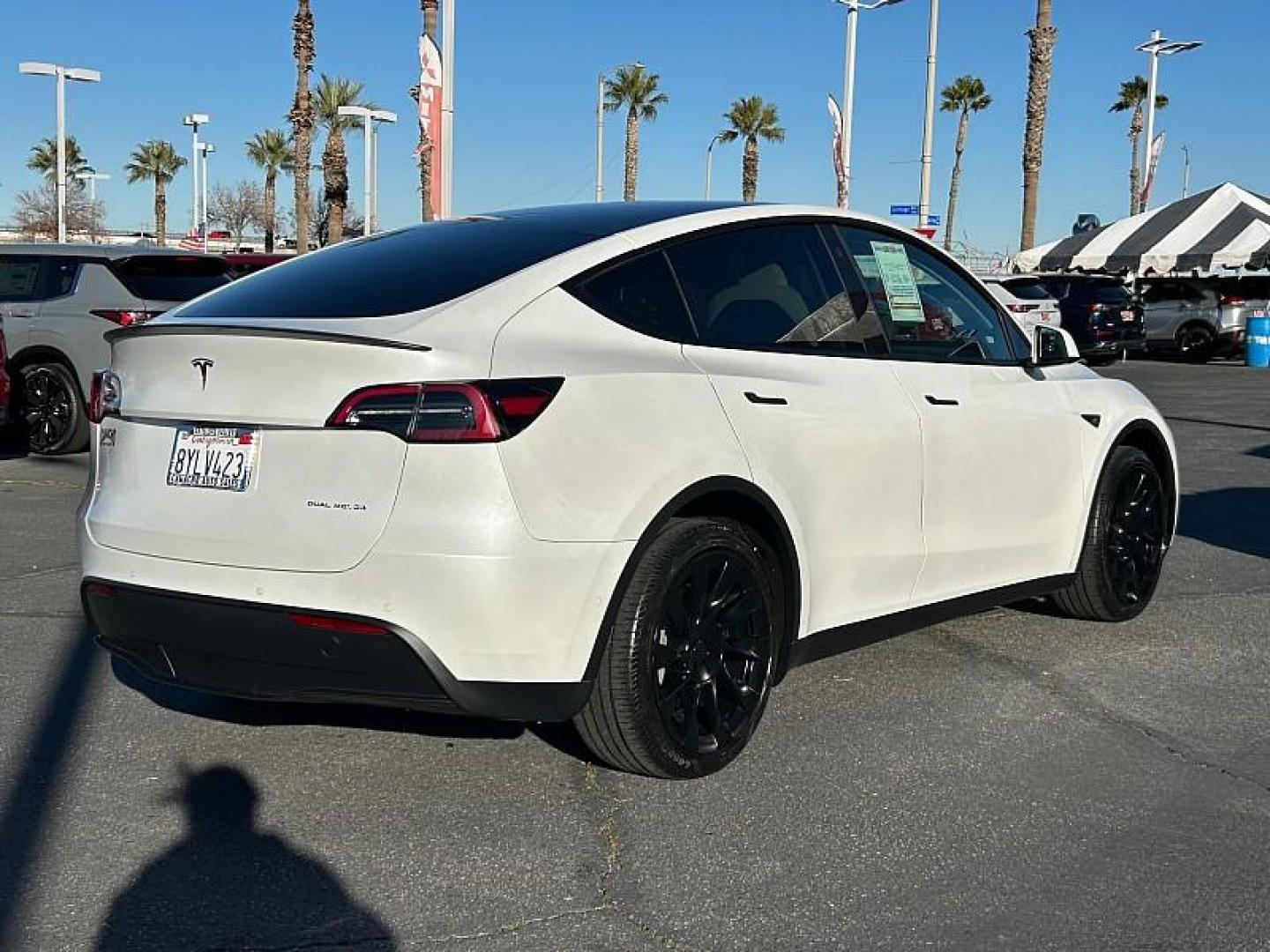 2021 WHITE Tesla Model Y (5YJYGDEE3MF) with an Dual AC Electric Motors engine, Single-Speed Fixed Gear transmission, located at 412 Auto Vista Drive, Palmdale, CA, 93551, (661) 945-0620, 34.592636, -118.136681 - Photo#6