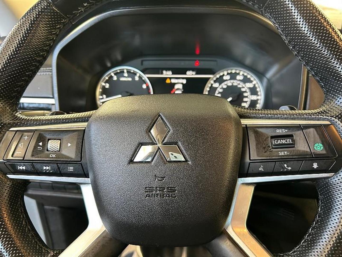 2024 SILVER Mitsubishi Outlander (JA4J4VA84RZ) with an 4-Cyl 2.5 Liter engine, Automatic CVT transmission, located at 412 Auto Vista Drive, Palmdale, CA, 93551, (661) 945-0620, 34.592636, -118.136681 - Photo#22