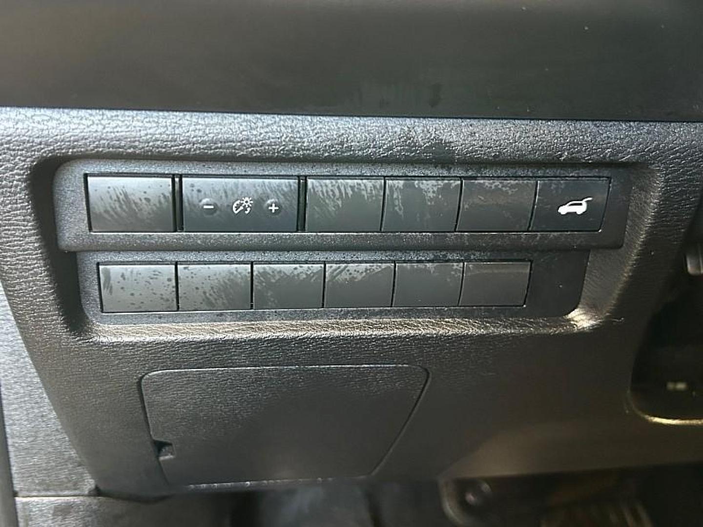 2024 SILVER Mitsubishi Outlander (JA4J4VA84RZ) with an 4-Cyl 2.5 Liter engine, Automatic CVT transmission, located at 412 Auto Vista Drive, Palmdale, CA, 93551, (661) 945-0620, 34.592636, -118.136681 - Photo#26