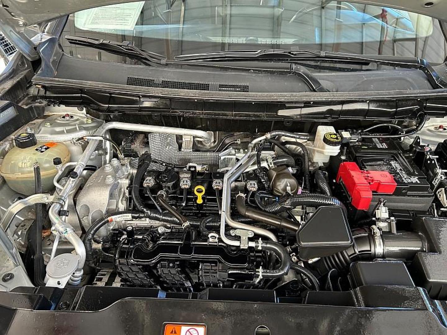 2024 SILVER Mitsubishi Outlander (JA4J4VA84RZ) with an 4-Cyl 2.5 Liter engine, Automatic CVT transmission, located at 412 Auto Vista Drive, Palmdale, CA, 93551, (661) 945-0620, 34.592636, -118.136681 - Photo#27