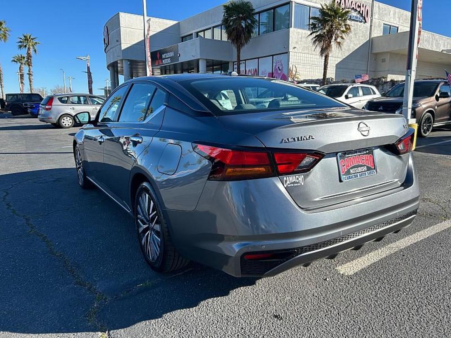 2024 GRAY Nissan Altima (1N4BL4DV3RN) with an 4-Cyl 2.5 Liter engine, Automatic Xtronic CVT transmission, located at 412 Auto Vista Drive, Palmdale, CA, 93551, (661) 945-0620, 34.592636, -118.136681 - Photo#3
