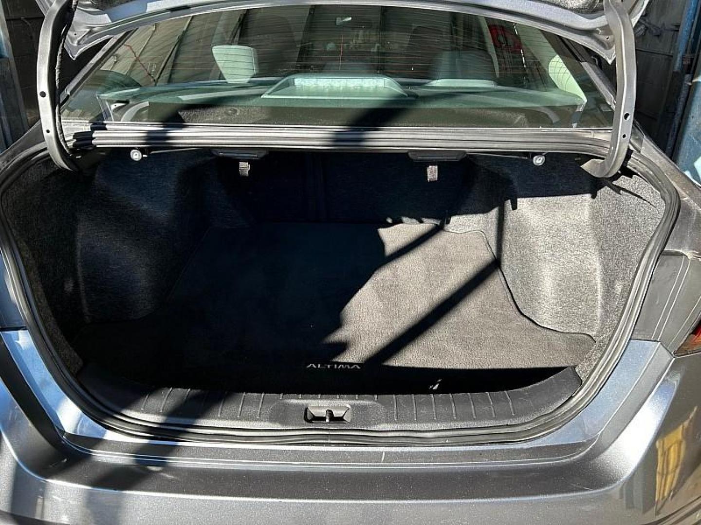 2024 GRAY Nissan Altima (1N4BL4DV3RN) with an 4-Cyl 2.5 Liter engine, Automatic Xtronic CVT transmission, located at 412 Auto Vista Drive, Palmdale, CA, 93551, (661) 945-0620, 34.592636, -118.136681 - Photo#29