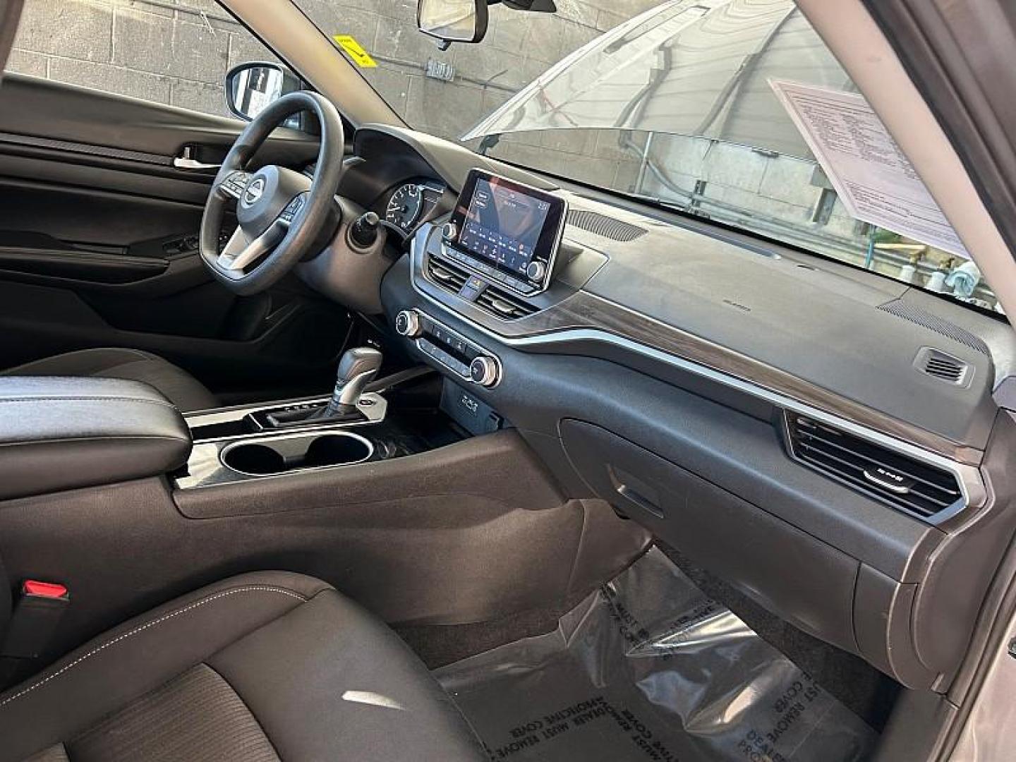 2024 GRAY Nissan Altima (1N4BL4DV3RN) with an 4-Cyl 2.5 Liter engine, Automatic Xtronic CVT transmission, located at 412 Auto Vista Drive, Palmdale, CA, 93551, (661) 945-0620, 34.592636, -118.136681 - Photo#31