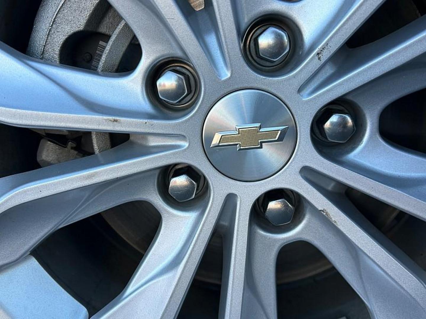 2023 GRAY Chevrolet Malibu (1G1ZD5ST9PF) with an 4-Cyl Turbo 1.5 Liter engine, Automatic CVT transmission, located at 412 Auto Vista Drive, Palmdale, CA, 93551, (661) 945-0620, 34.592636, -118.136681 - Photo#24