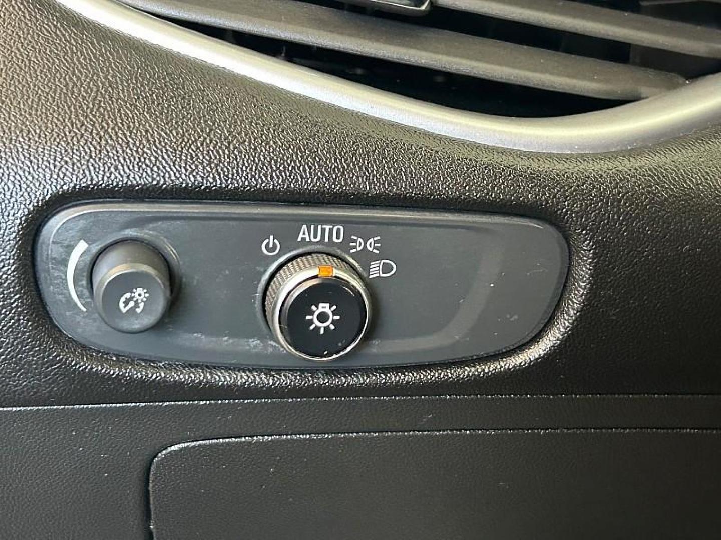 2023 GRAY Chevrolet Malibu (1G1ZD5ST9PF) with an 4-Cyl Turbo 1.5 Liter engine, Automatic CVT transmission, located at 412 Auto Vista Drive, Palmdale, CA, 93551, (661) 945-0620, 34.592636, -118.136681 - Photo#61