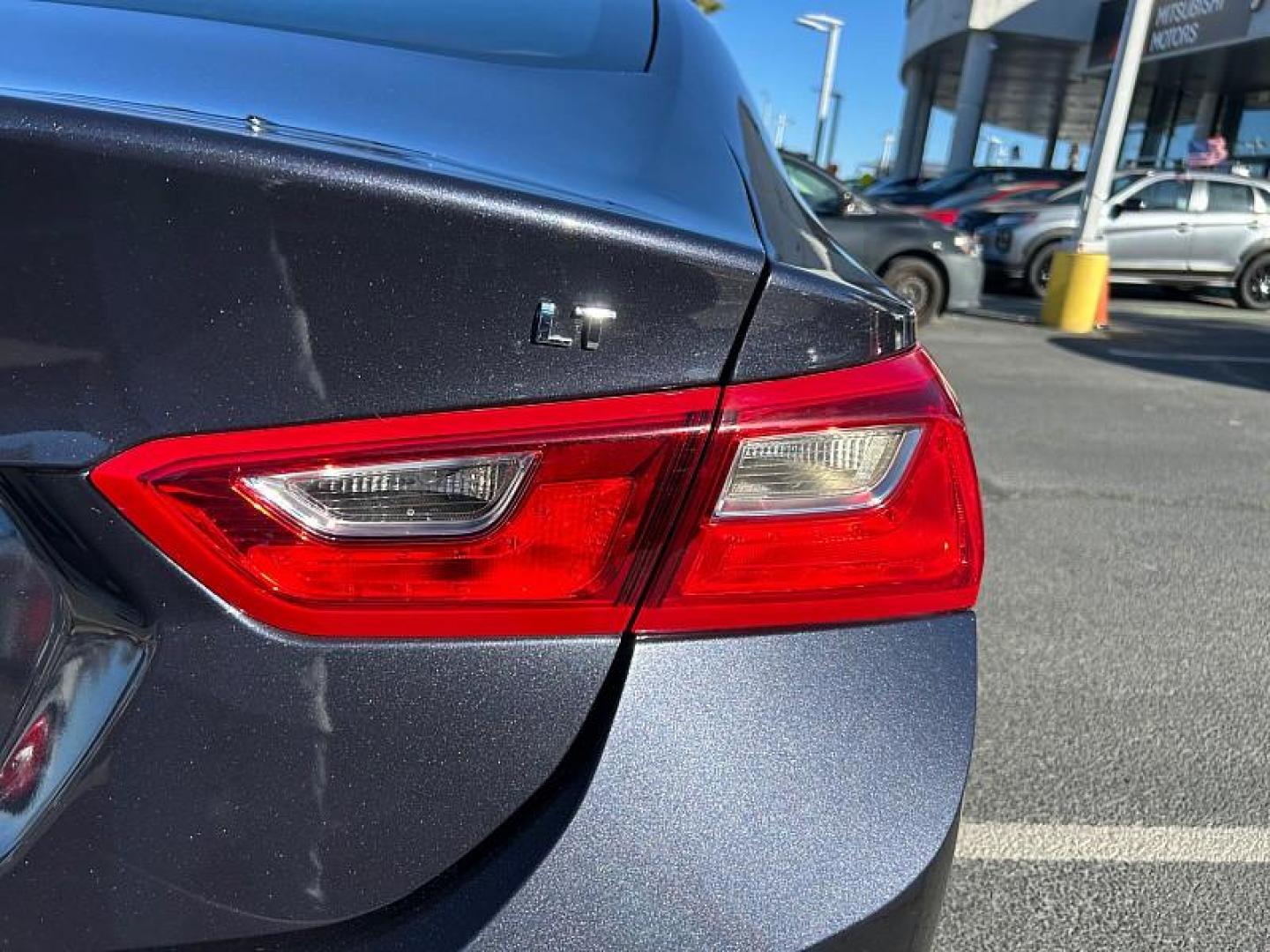 2023 GRAY Chevrolet Malibu (1G1ZD5ST9PF) with an 4-Cyl Turbo 1.5 Liter engine, Automatic CVT transmission, located at 412 Auto Vista Drive, Palmdale, CA, 93551, (661) 945-0620, 34.592636, -118.136681 - Photo#6