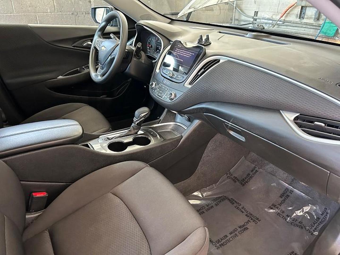 2023 GRAY Chevrolet Malibu (1G1ZD5ST9PF) with an 4-Cyl Turbo 1.5 Liter engine, Automatic CVT transmission, located at 412 Auto Vista Drive, Palmdale, CA, 93551, (661) 945-0620, 34.592636, -118.136681 - Photo#17