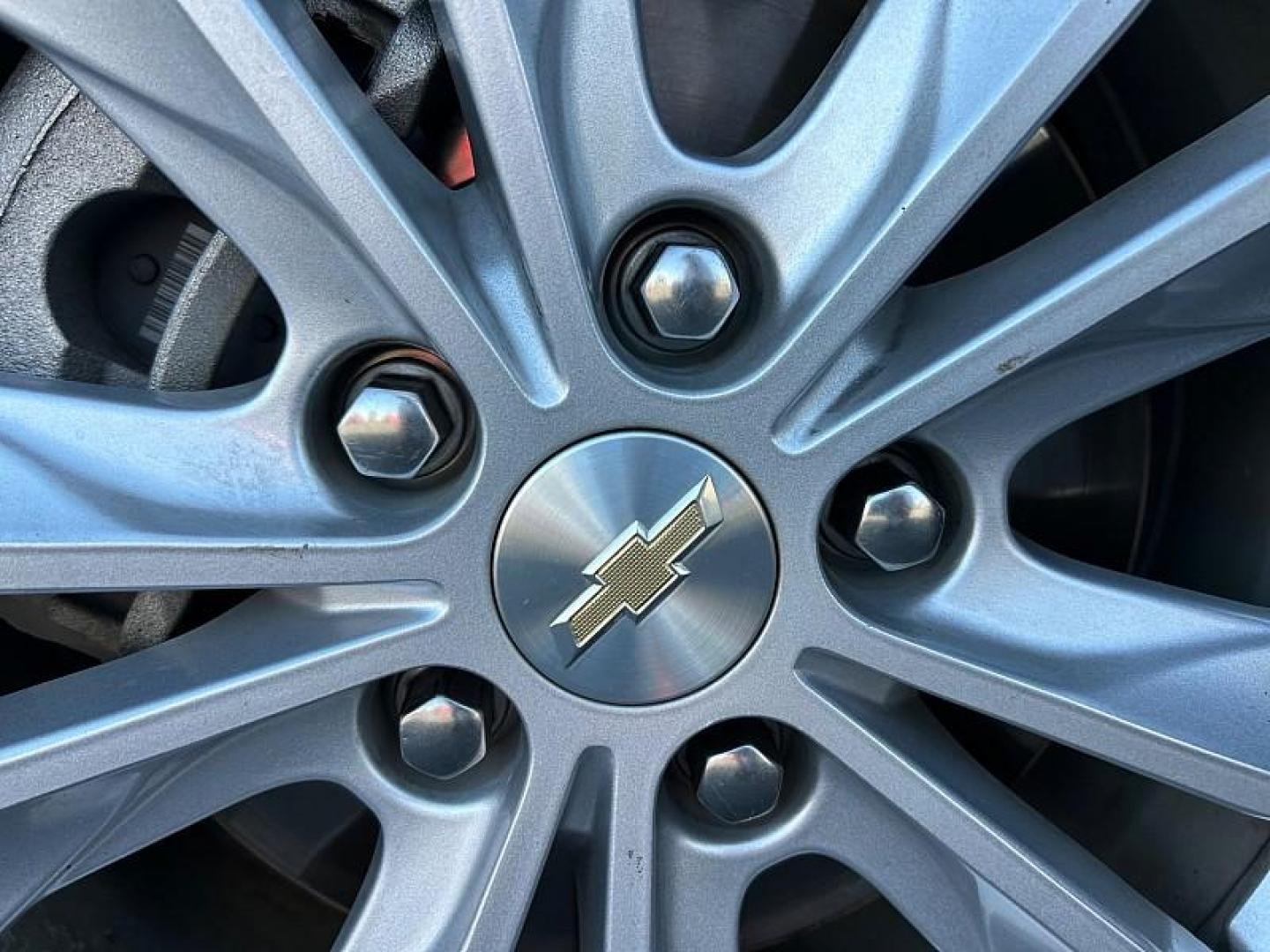 2023 GRAY Chevrolet Malibu (1G1ZD5ST9PF) with an 4-Cyl Turbo 1.5 Liter engine, Automatic CVT transmission, located at 412 Auto Vista Drive, Palmdale, CA, 93551, (661) 945-0620, 34.592636, -118.136681 - Photo#21