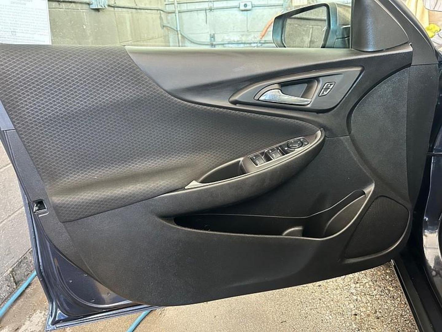 2023 GRAY Chevrolet Malibu (1G1ZD5ST9PF) with an 4-Cyl Turbo 1.5 Liter engine, Automatic CVT transmission, located at 412 Auto Vista Drive, Palmdale, CA, 93551, (661) 945-0620, 34.592636, -118.136681 - Photo#46