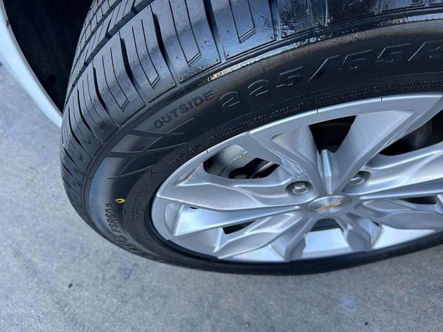 2023 GRAY Chevrolet Malibu (1G1ZD5ST9PF) with an 4-Cyl Turbo 1.5 Liter engine, Automatic CVT transmission, located at 412 Auto Vista Drive, Palmdale, CA, 93551, (661) 945-0620, 34.592636, -118.136681 - Photo#59