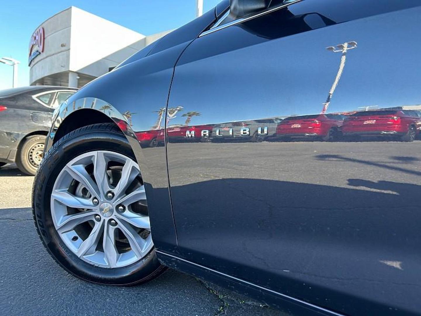 2023 GRAY Chevrolet Malibu (1G1ZD5ST9PF) with an 4-Cyl Turbo 1.5 Liter engine, Automatic CVT transmission, located at 412 Auto Vista Drive, Palmdale, CA, 93551, (661) 945-0620, 34.592636, -118.136681 - Photo#62