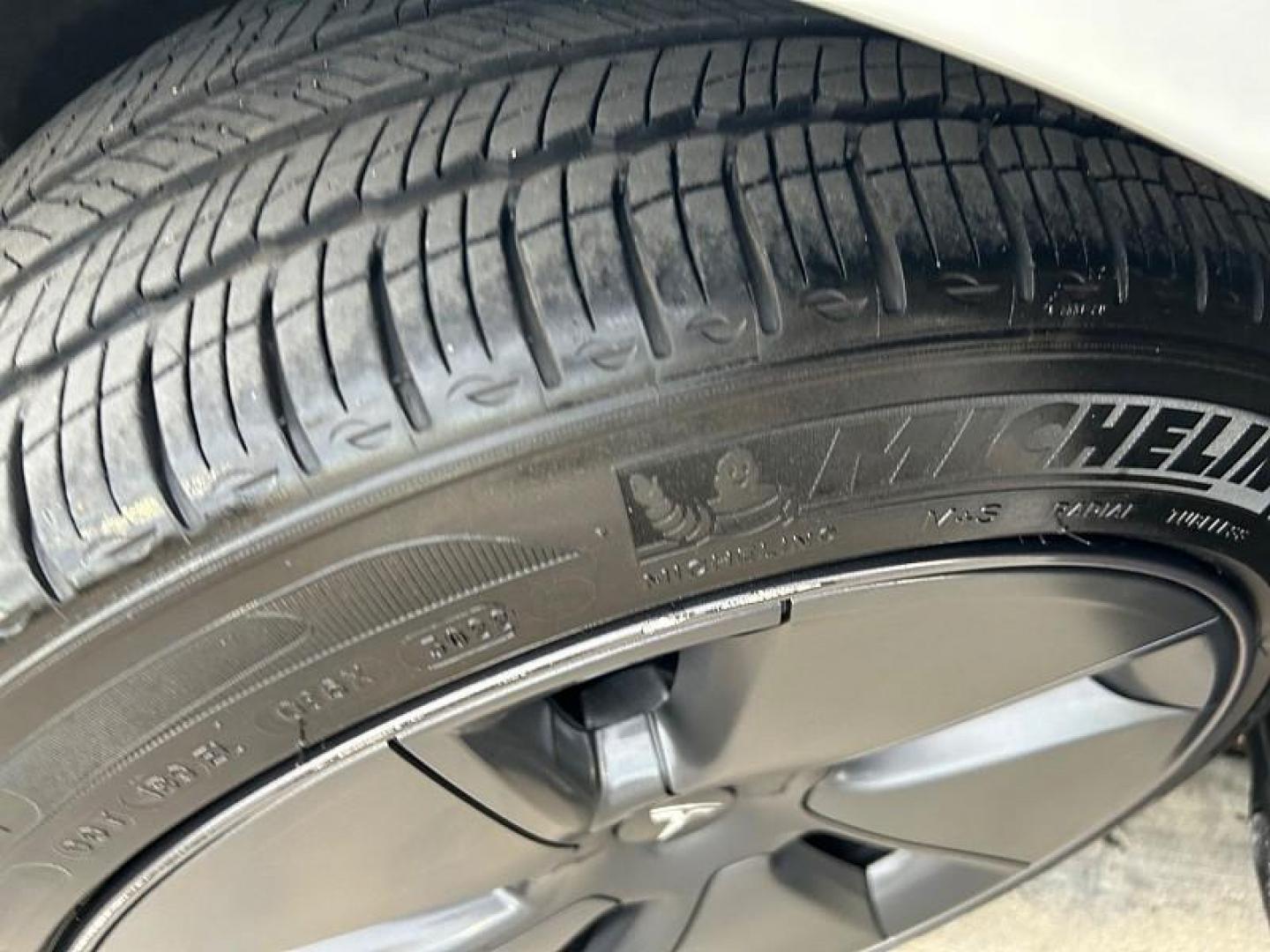 2022 WHITE Tesla Model 3 (5YJ3E1EA3NF) with an AC Electric Motor engine, Single-Speed Fixed Gear transmission, located at 412 Auto Vista Drive, Palmdale, CA, 93551, (661) 945-0620, 34.592636, -118.136681 - Photo#8