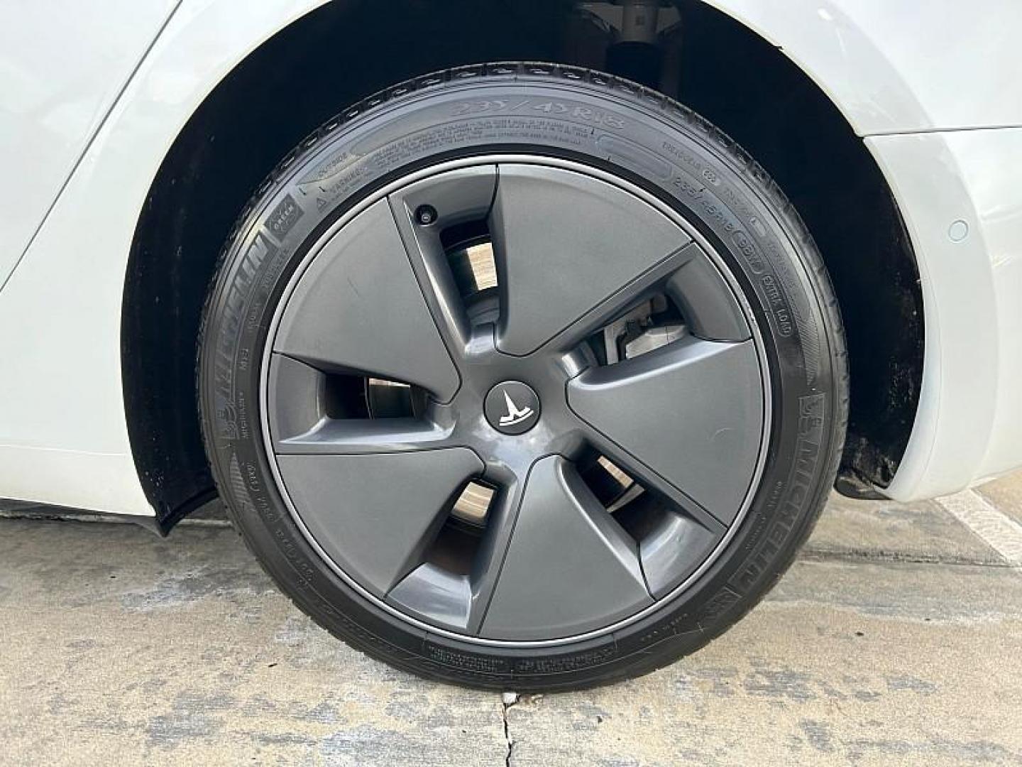 2022 WHITE Tesla Model 3 (5YJ3E1EA3NF) with an AC Electric Motor engine, Single-Speed Fixed Gear transmission, located at 412 Auto Vista Drive, Palmdale, CA, 93551, (661) 945-0620, 34.592636, -118.136681 - Photo#13