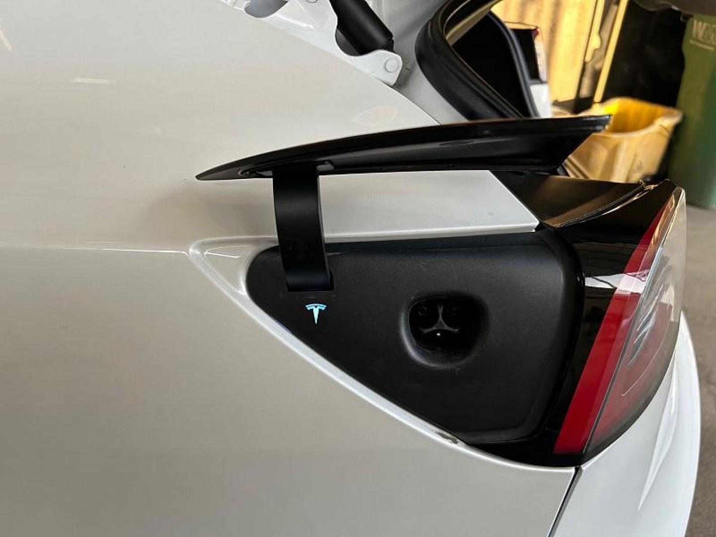 2022 WHITE Tesla Model 3 (5YJ3E1EA3NF) with an AC Electric Motor engine, Single-Speed Fixed Gear transmission, located at 412 Auto Vista Drive, Palmdale, CA, 93551, (661) 945-0620, 34.592636, -118.136681 - Photo#25