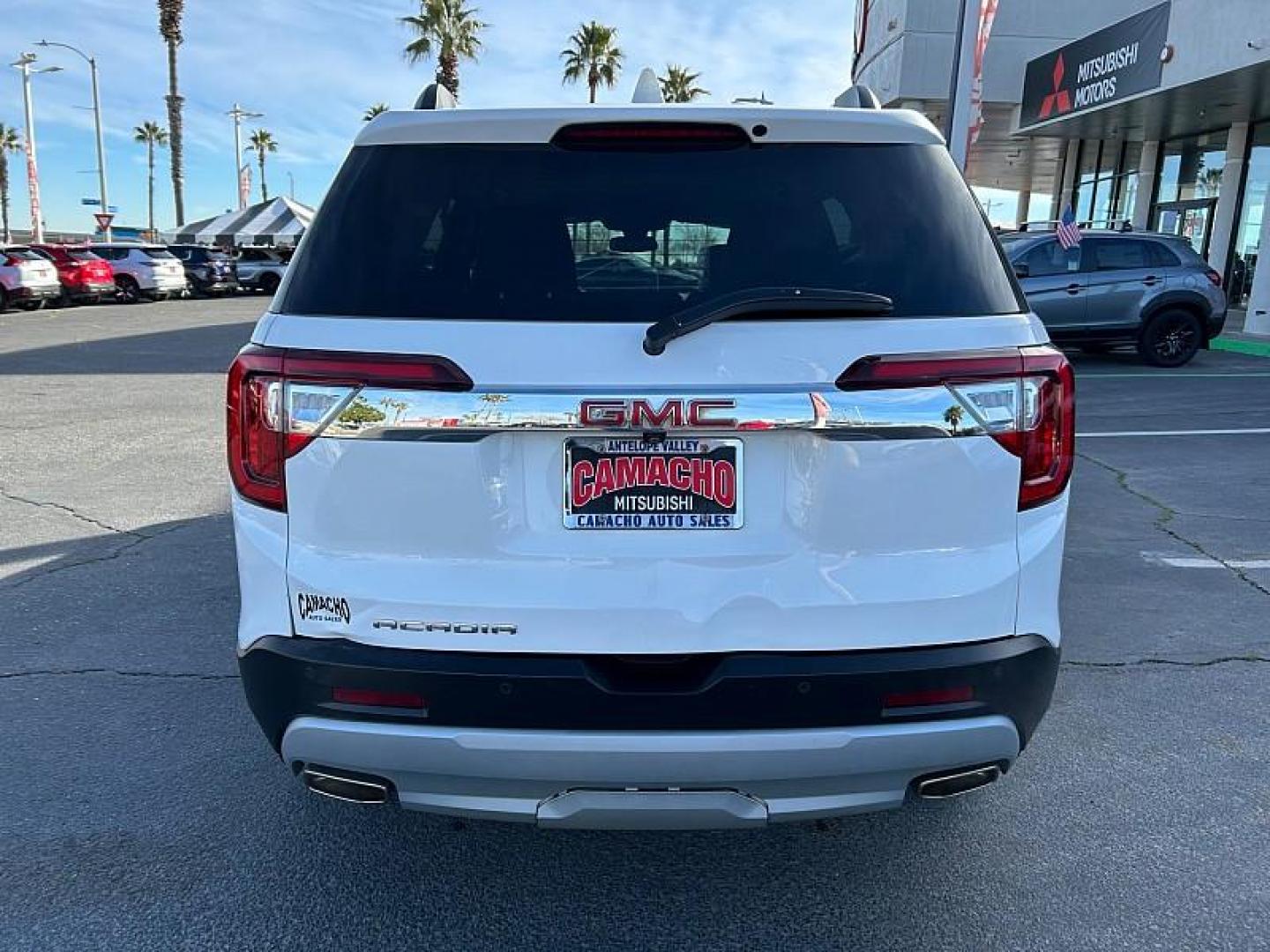 2023 WHITE GMC Acadia (1GKKNML47PZ) with an V6 3.6 Liter engine, Automatic 9-Spd transmission, located at 412 Auto Vista Drive, Palmdale, CA, 93551, (661) 945-0620, 34.592636, -118.136681 - Photo#4