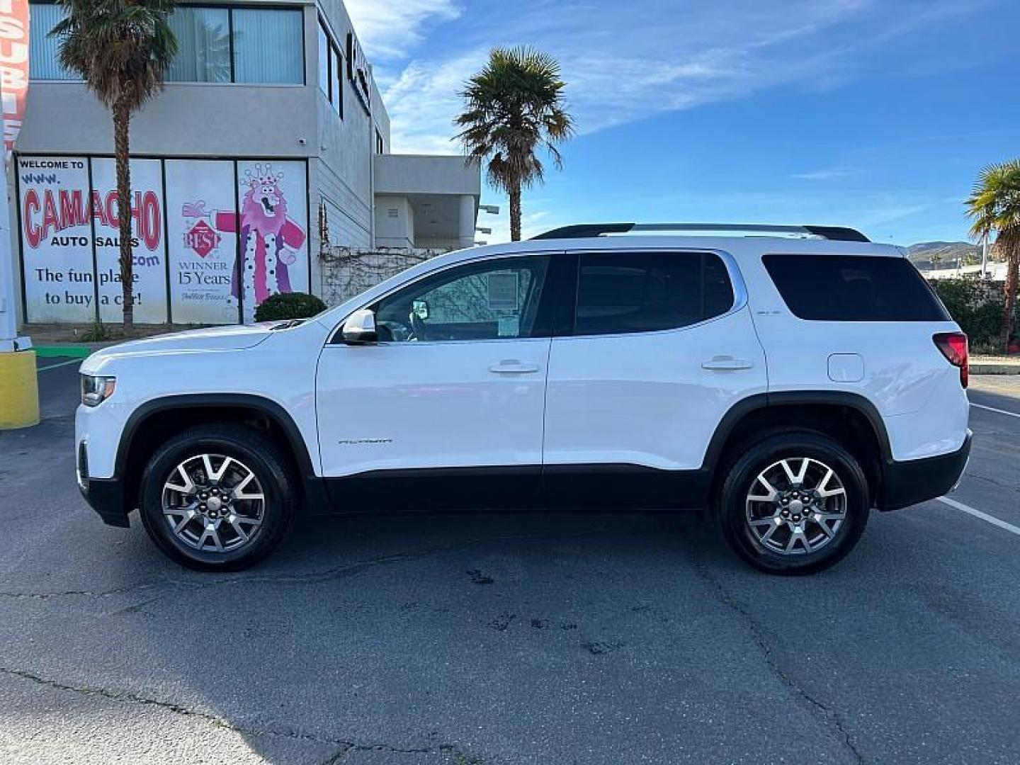 2023 WHITE GMC Acadia (1GKKNML47PZ) with an V6 3.6 Liter engine, Automatic 9-Spd transmission, located at 412 Auto Vista Drive, Palmdale, CA, 93551, (661) 945-0620, 34.592636, -118.136681 - Photo#6